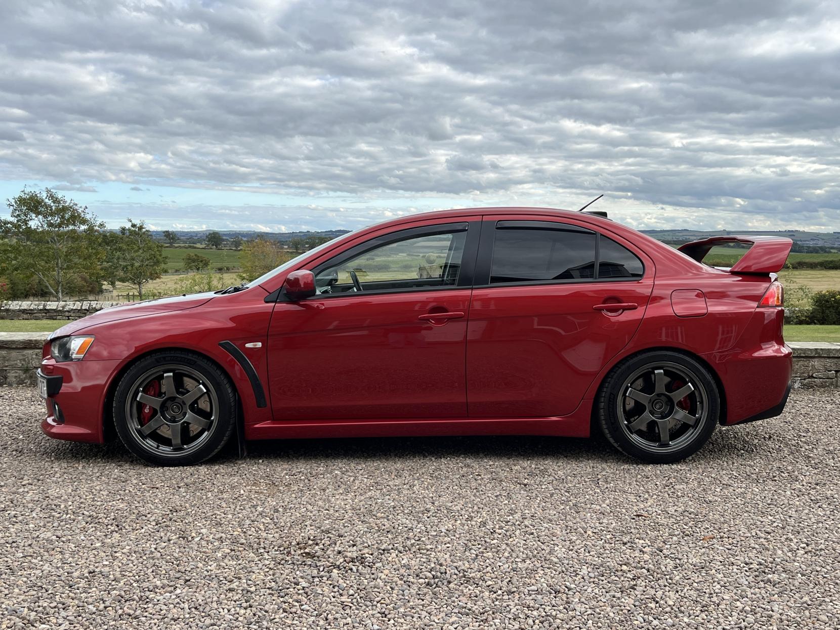 Mitsubishi Lancer 2.0T EVO X GSR FQ-300 Saloon 4dr Petrol SST 4WD Euro 4 (290 ps)