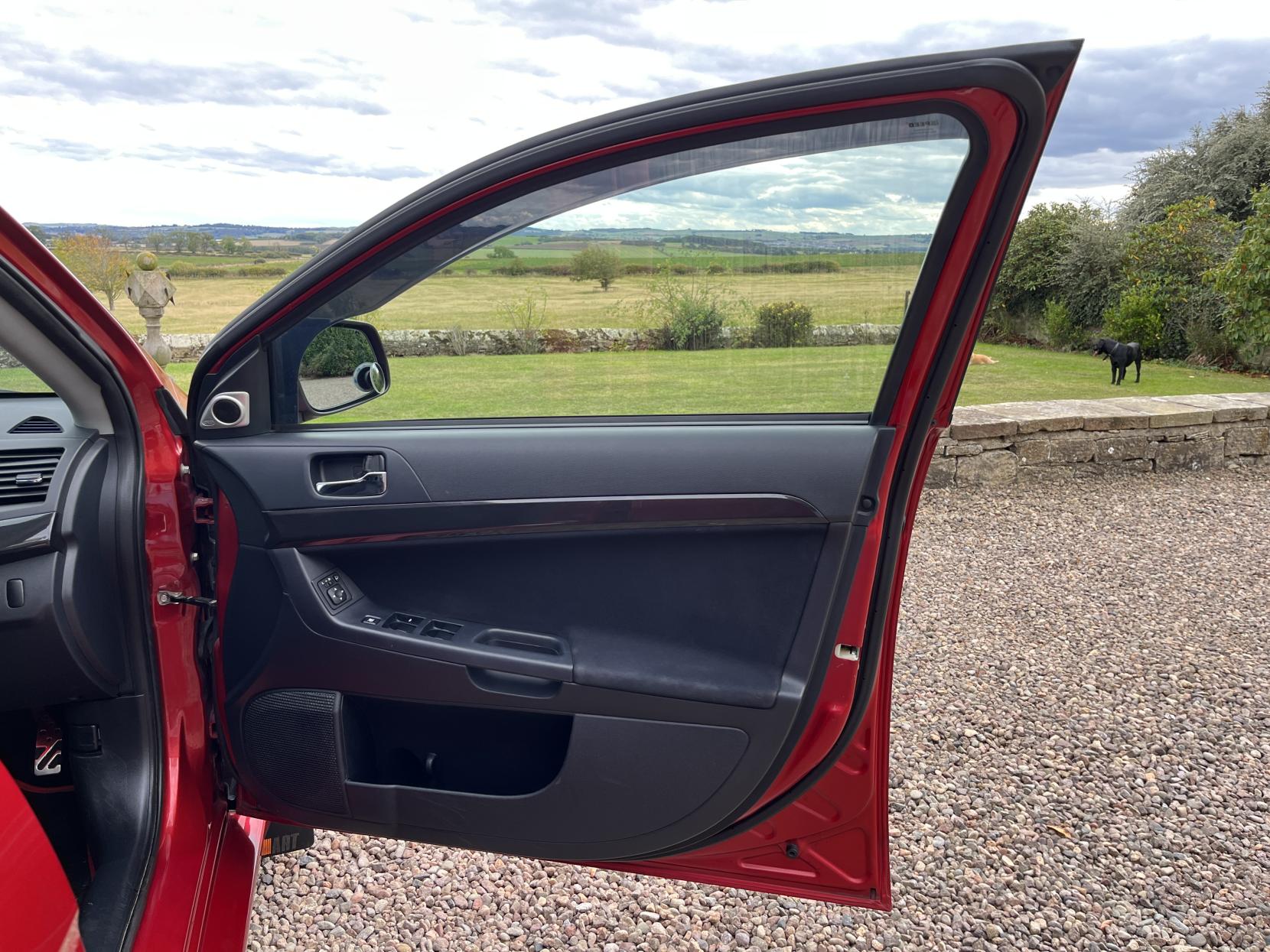 Mitsubishi Lancer 2.0T EVO X GSR FQ-300 Saloon 4dr Petrol SST 4WD Euro 4 (290 ps)