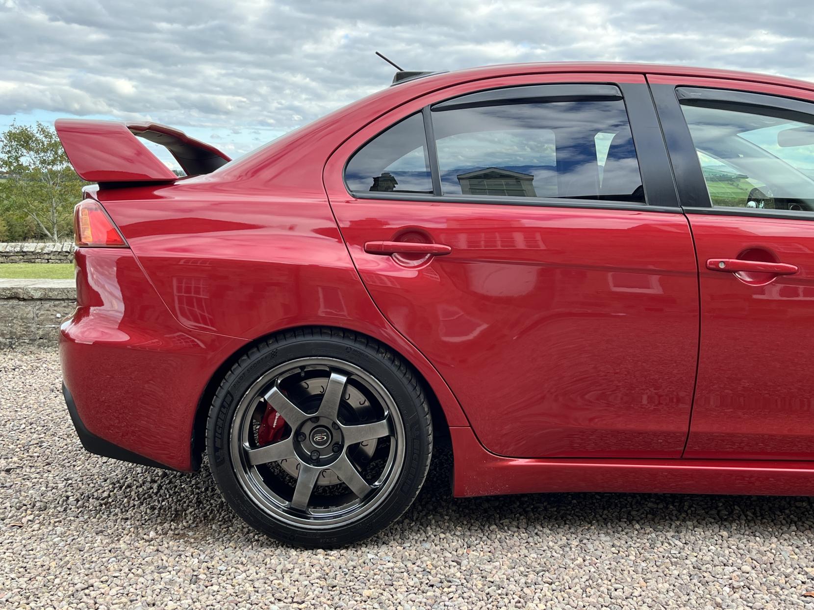 Mitsubishi Lancer 2.0T EVO X GSR FQ-300 Saloon 4dr Petrol SST 4WD Euro 4 (290 ps)