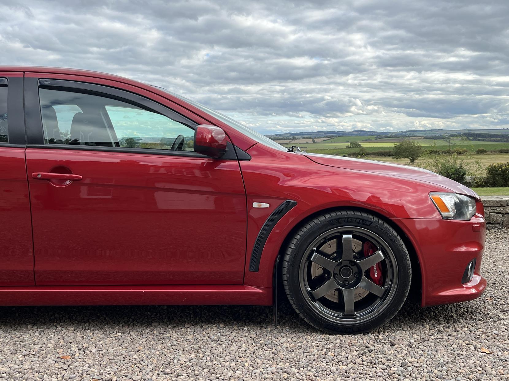 Mitsubishi Lancer 2.0T EVO X GSR FQ-300 Saloon 4dr Petrol SST 4WD Euro 4 (290 ps)