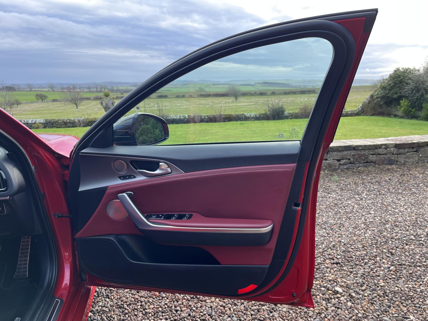 Kia Stinger 3.3 T-GDi V6 GT S Gran Turismo 5dr Petrol Auto Euro 6 (s/s) (365 bhp)