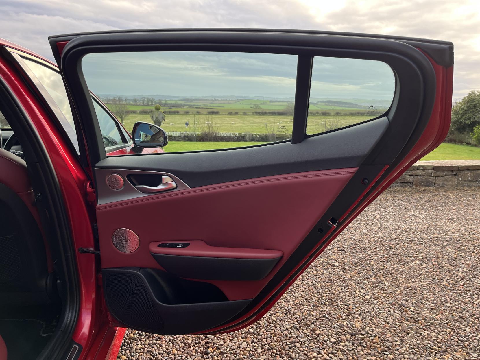 Kia Stinger 3.3 T-GDi V6 GT S Gran Turismo 5dr Petrol Auto Euro 6 (s/s) (365 bhp)