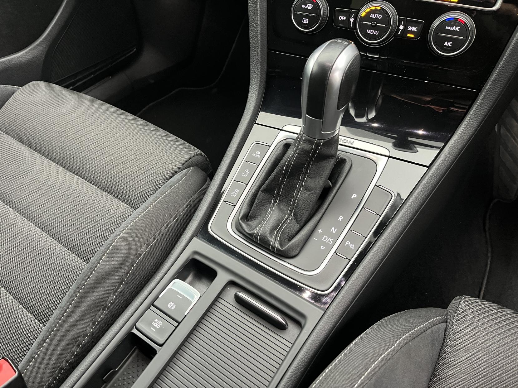 Volkswagen Golf 2.0 TSI R Hatchback 5dr Petrol DSG 4Motion Euro 6 (s/s) (310 ps)