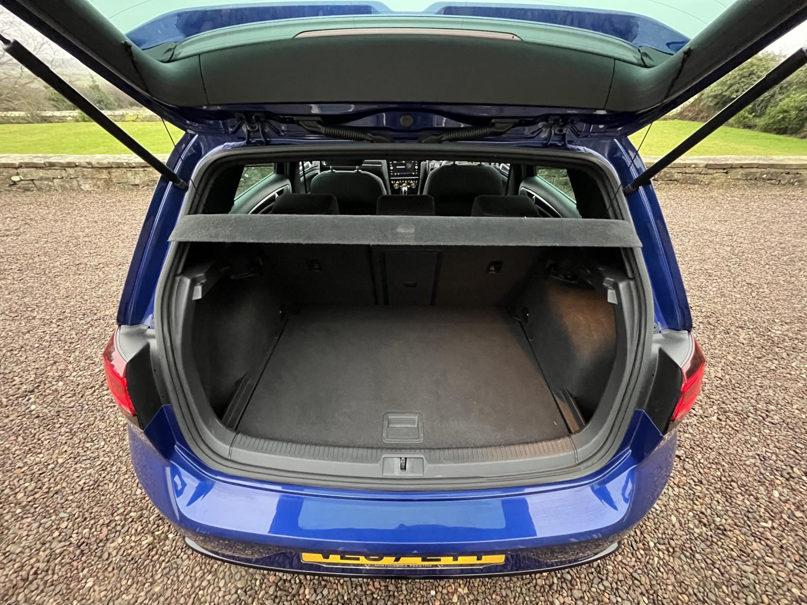 Volkswagen Golf 2.0 TSI R Hatchback 5dr Petrol DSG 4Motion Euro 6 (s/s) (310 ps)