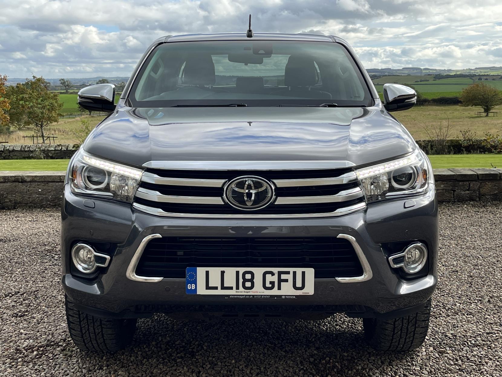 Toyota Hilux 2.4 D-4D Invincible X Pickup Double Cab 4dr Diesel Auto 4WD Euro 6 (s/s) (TSS, 3.5t) (150 ps)