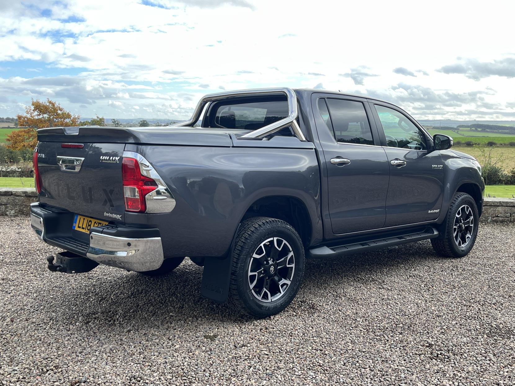 Toyota Hilux 2.4 D-4D Invincible X Pickup Double Cab 4dr Diesel Auto 4WD Euro 6 (s/s) (TSS, 3.5t) (150 ps)