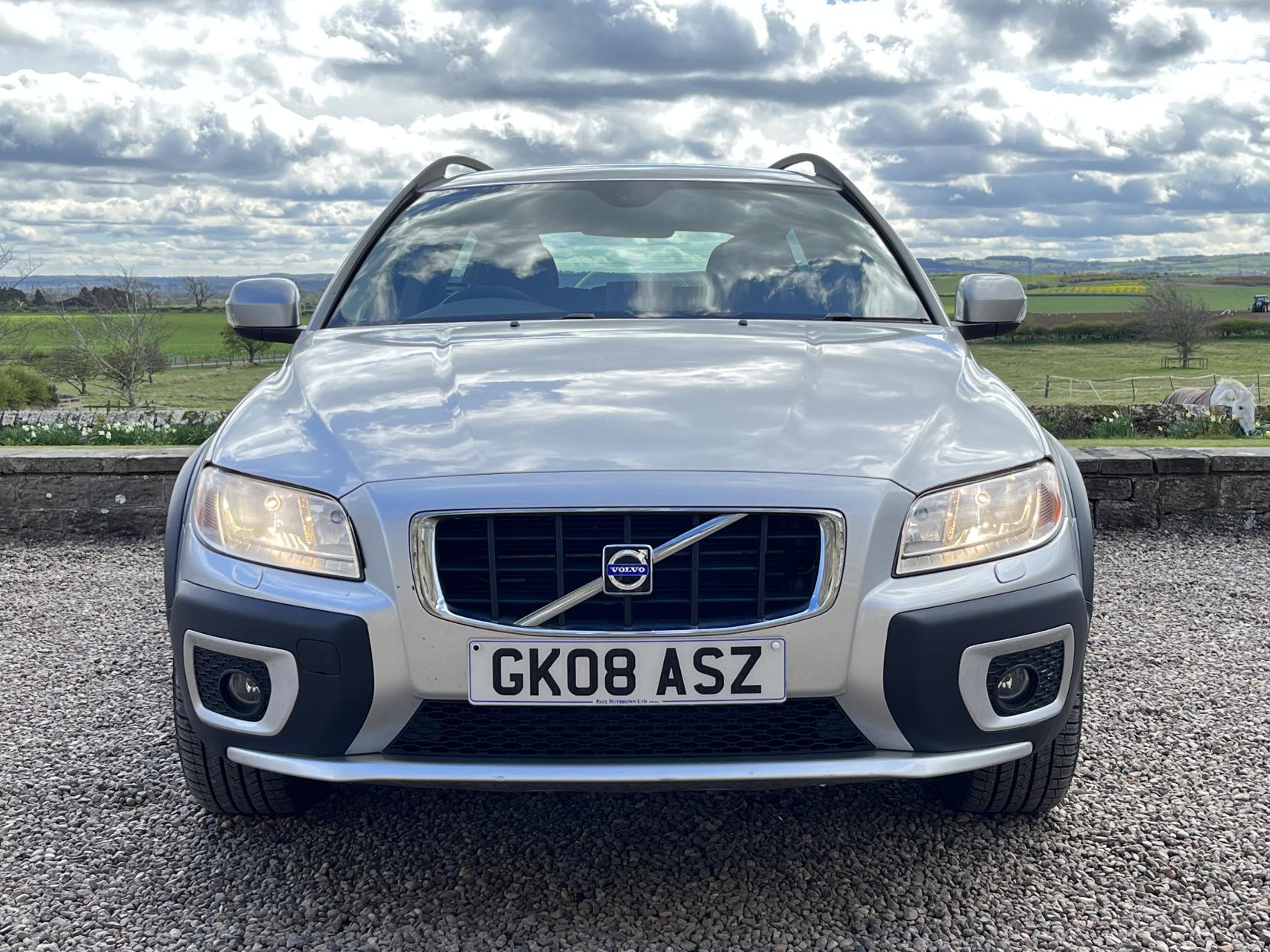 Volvo XC70 2.4 D5 SE Estate 5dr Diesel Geartronic AWD Euro 4 (185 ps)