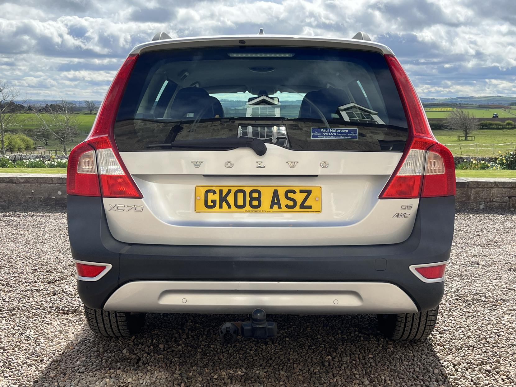 Volvo XC70 2.4 D5 SE Estate 5dr Diesel Geartronic AWD Euro 4 (185 ps)