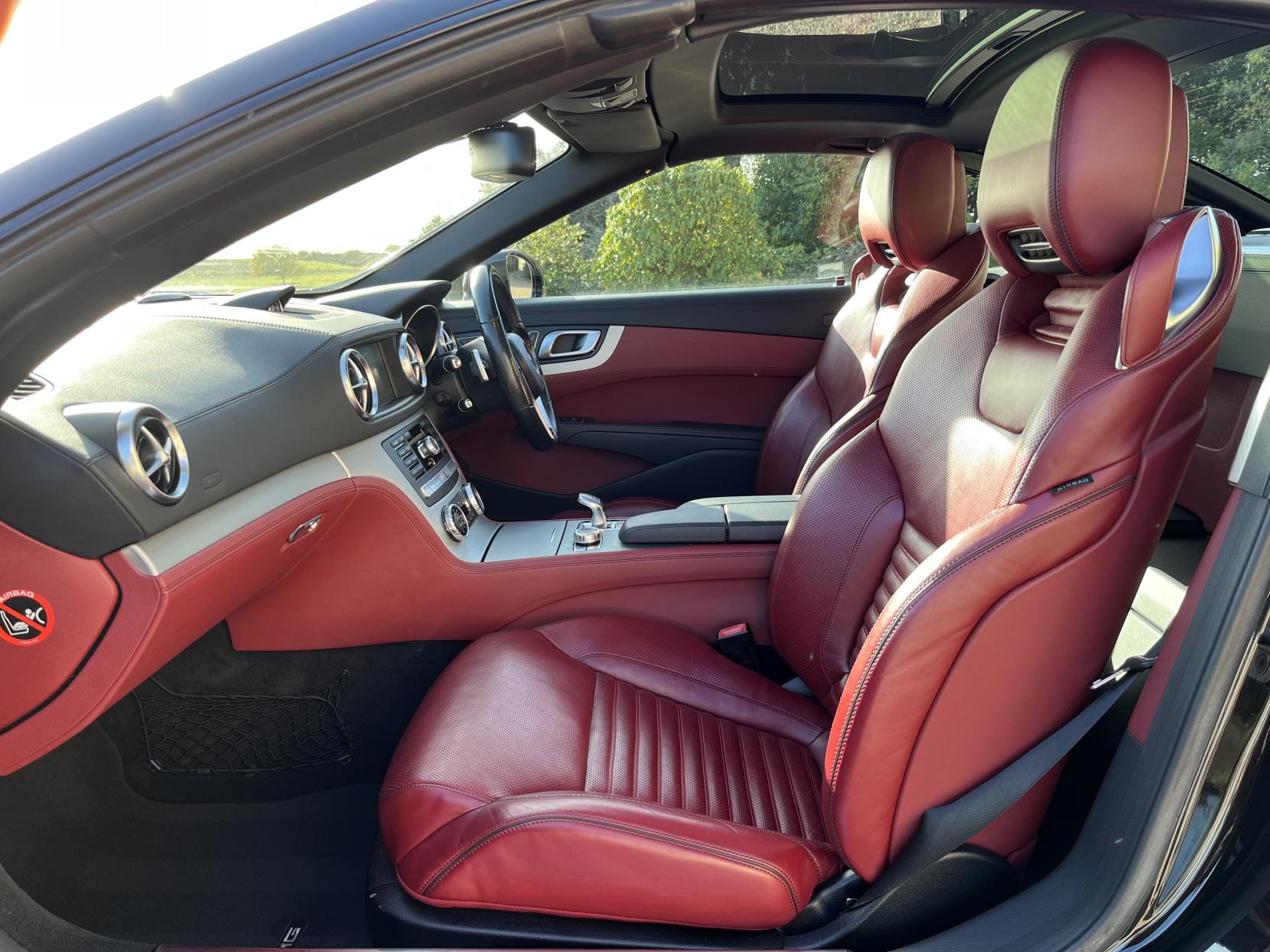 Mercedes-Benz SL 3.0 SL400 AMG Sport Convertible 2dr Petrol G-Tronic Euro 6 (s/s) (333 ps)