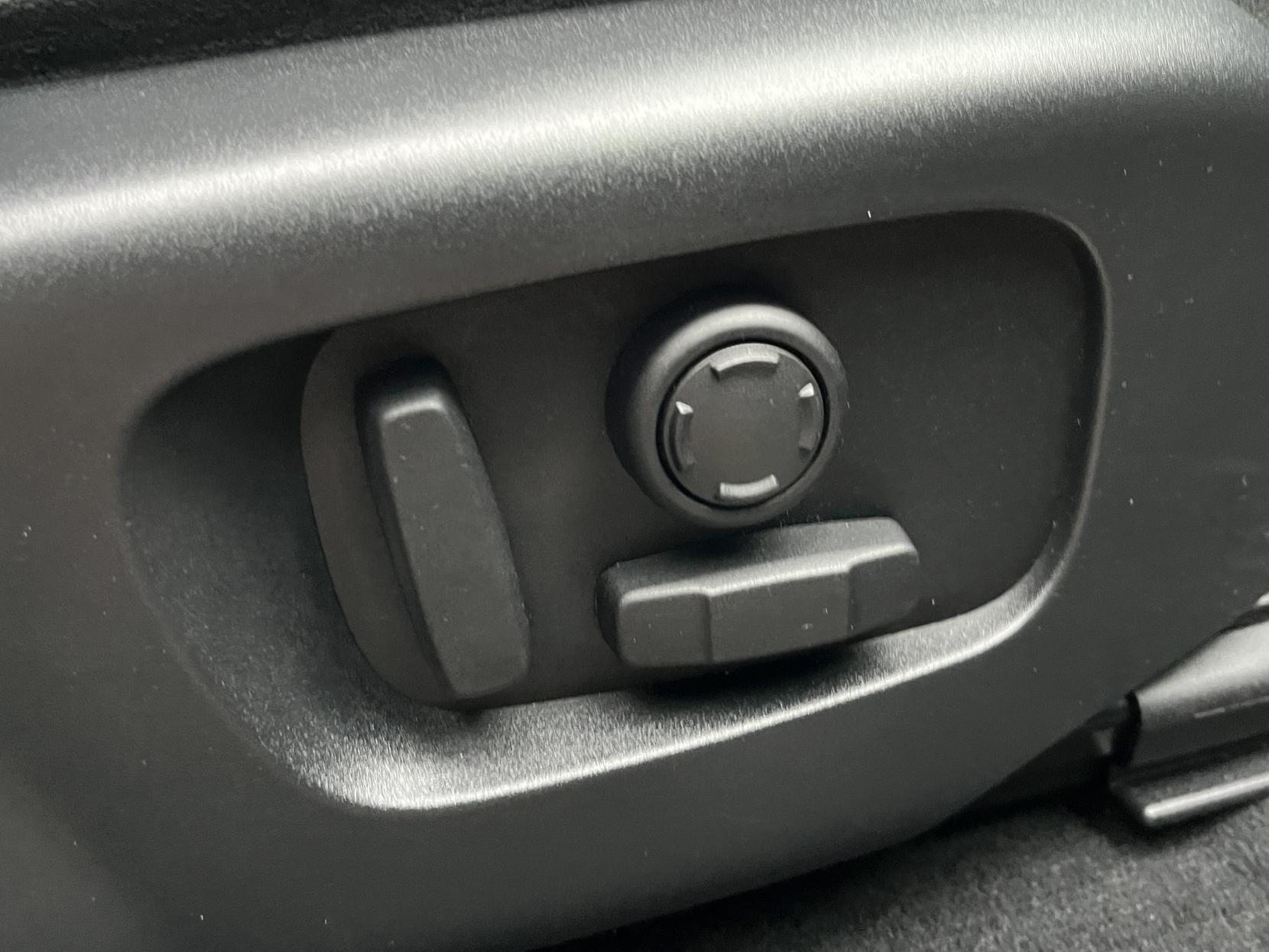 Land Rover Range Rover Evoque 2.0 P200 MHEV R-Dynamic SE SUV 5dr Petrol Auto 4WD Euro 6 (s/s) (200 ps)