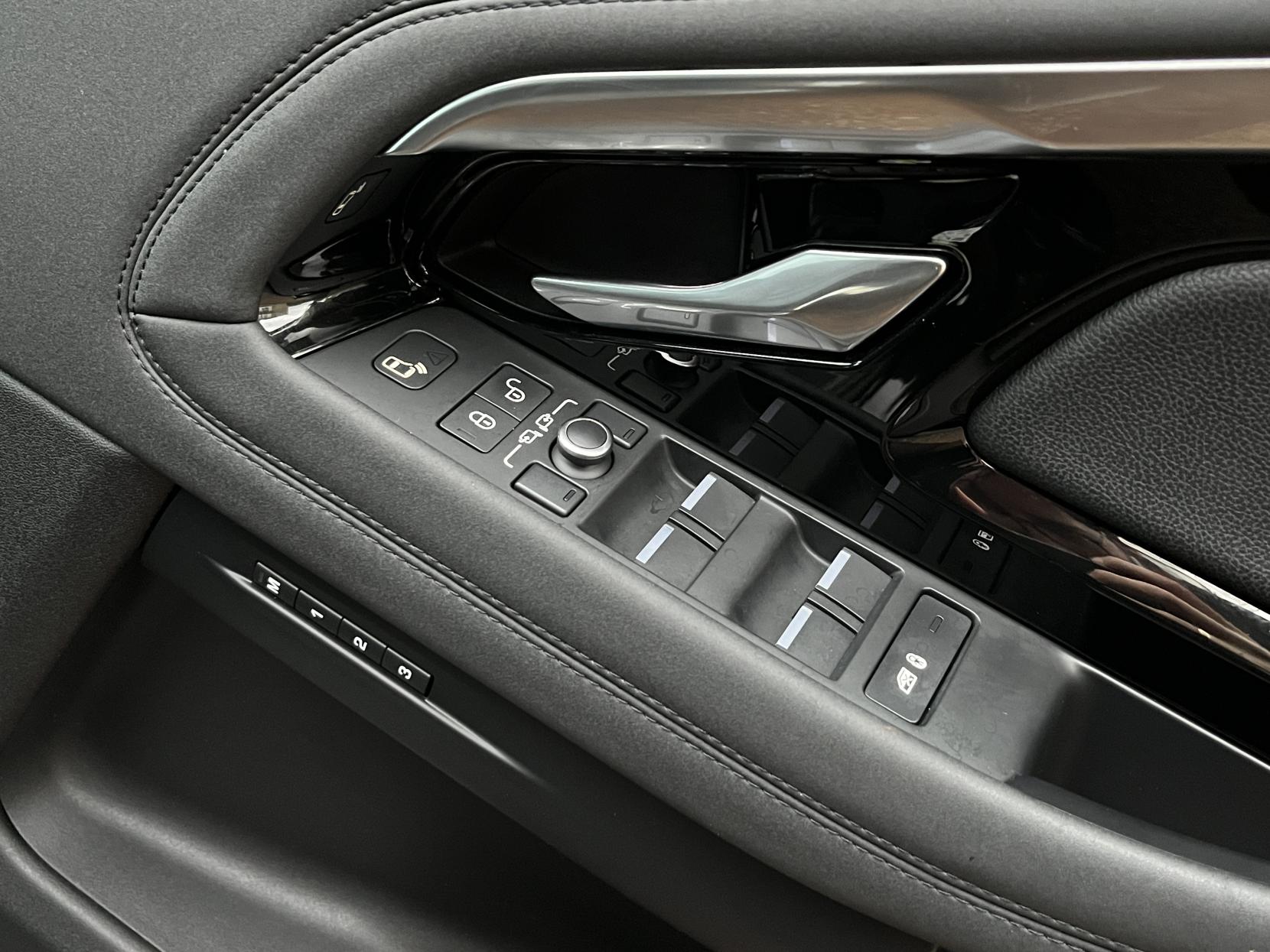 Land Rover Range Rover Evoque 2.0 P200 MHEV R-Dynamic SE SUV 5dr Petrol Auto 4WD Euro 6 (s/s) (200 ps)