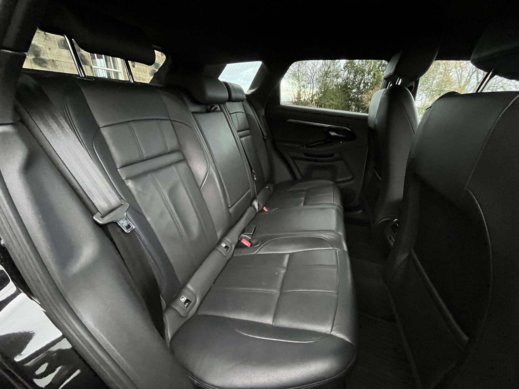 Land Rover Range Rover Evoque 2.0 P200 MHEV R-Dynamic SE SUV 5dr Petrol Auto 4WD Euro 6 (s/s) (200 ps)