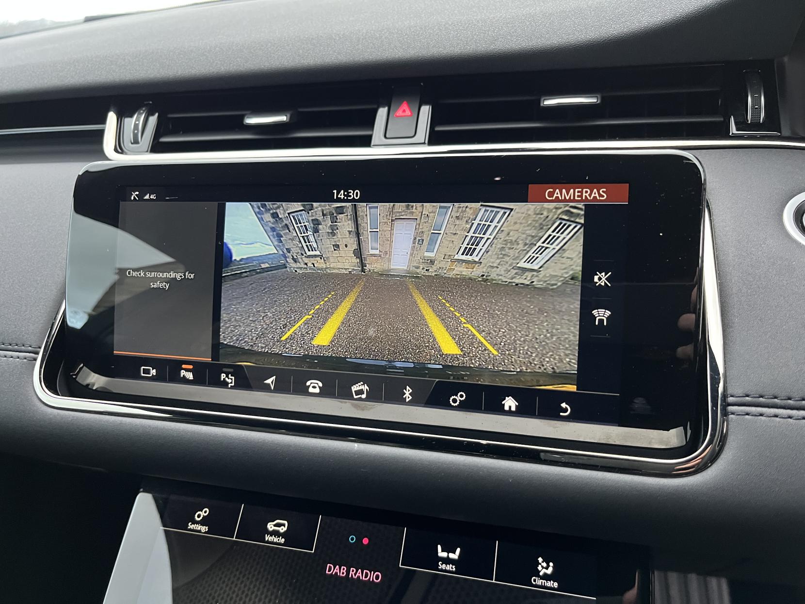 Land Rover Range Rover Evoque 2.0 P200 MHEV R-Dynamic SE SUV 5dr Petrol Auto 4WD Euro 6 (s/s) (200 ps)