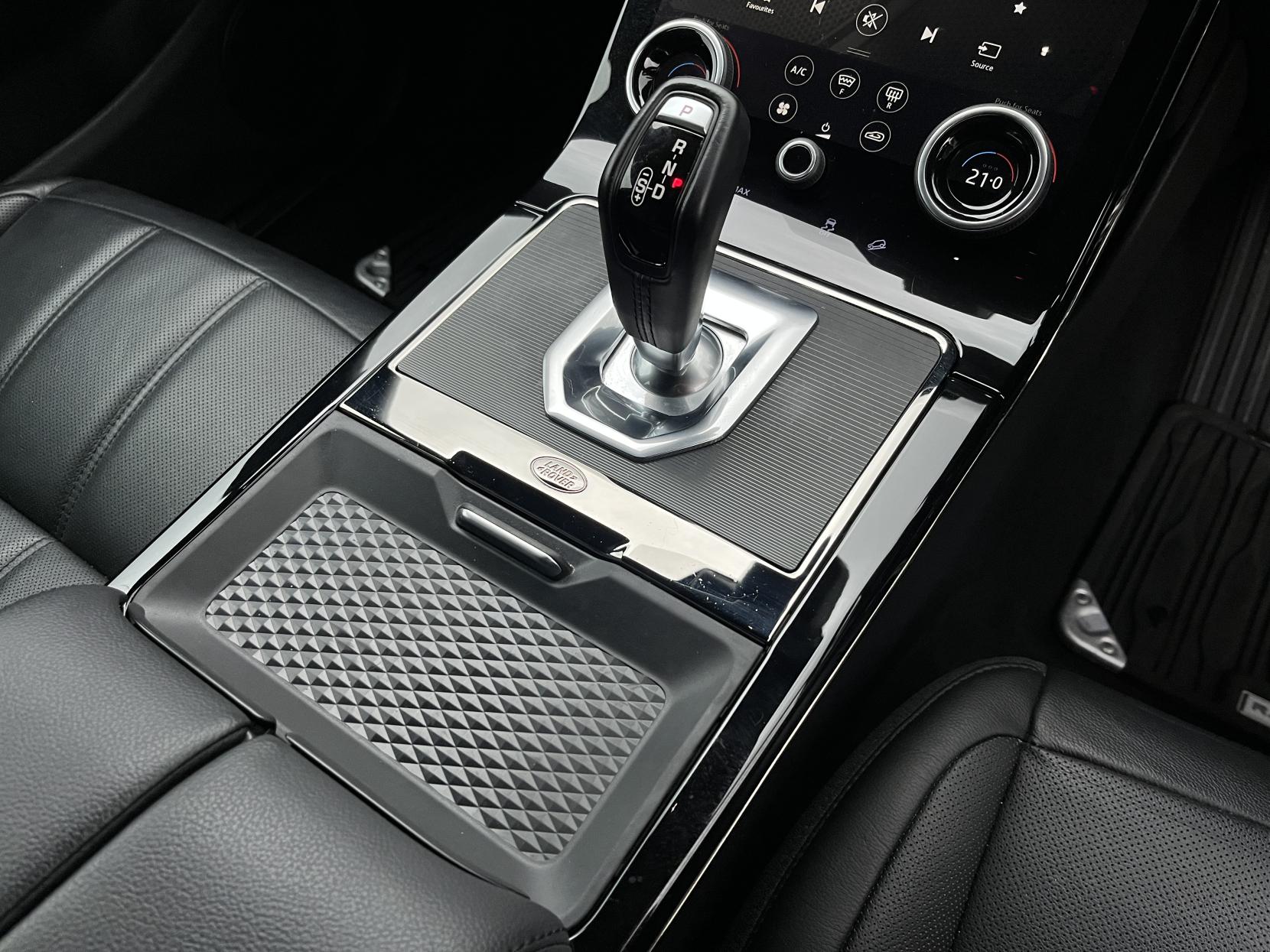 Land Rover Range Rover Evoque 2.0 P200 MHEV R-Dynamic SE SUV 5dr Petrol Auto 4WD Euro 6 (s/s) (200 ps)