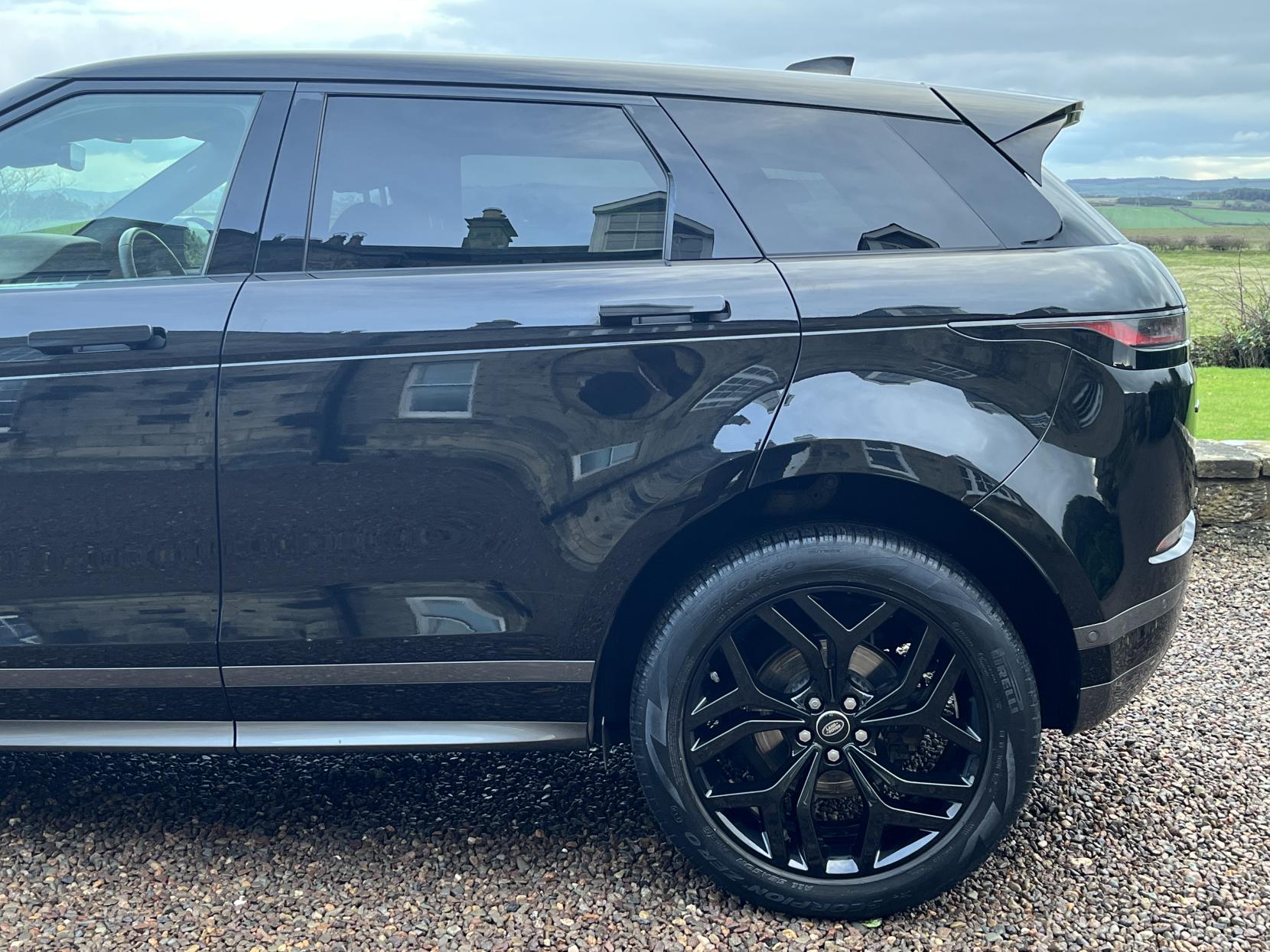 Land Rover Range Rover Evoque 2.0 P200 MHEV R-Dynamic SE SUV 5dr Petrol Auto 4WD Euro 6 (s/s) (200 ps)