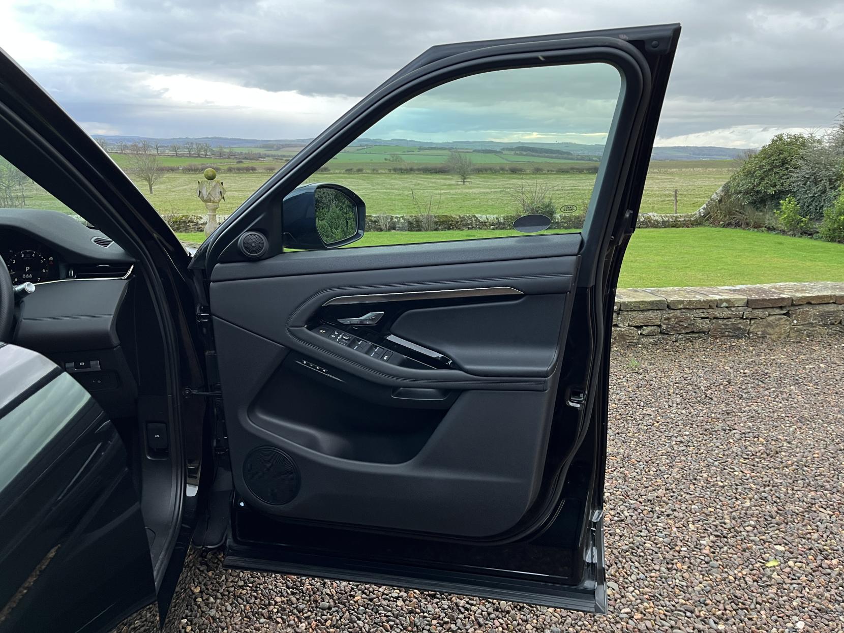 Land Rover Range Rover Evoque 2.0 P200 MHEV R-Dynamic SE SUV 5dr Petrol Auto 4WD Euro 6 (s/s) (200 ps)