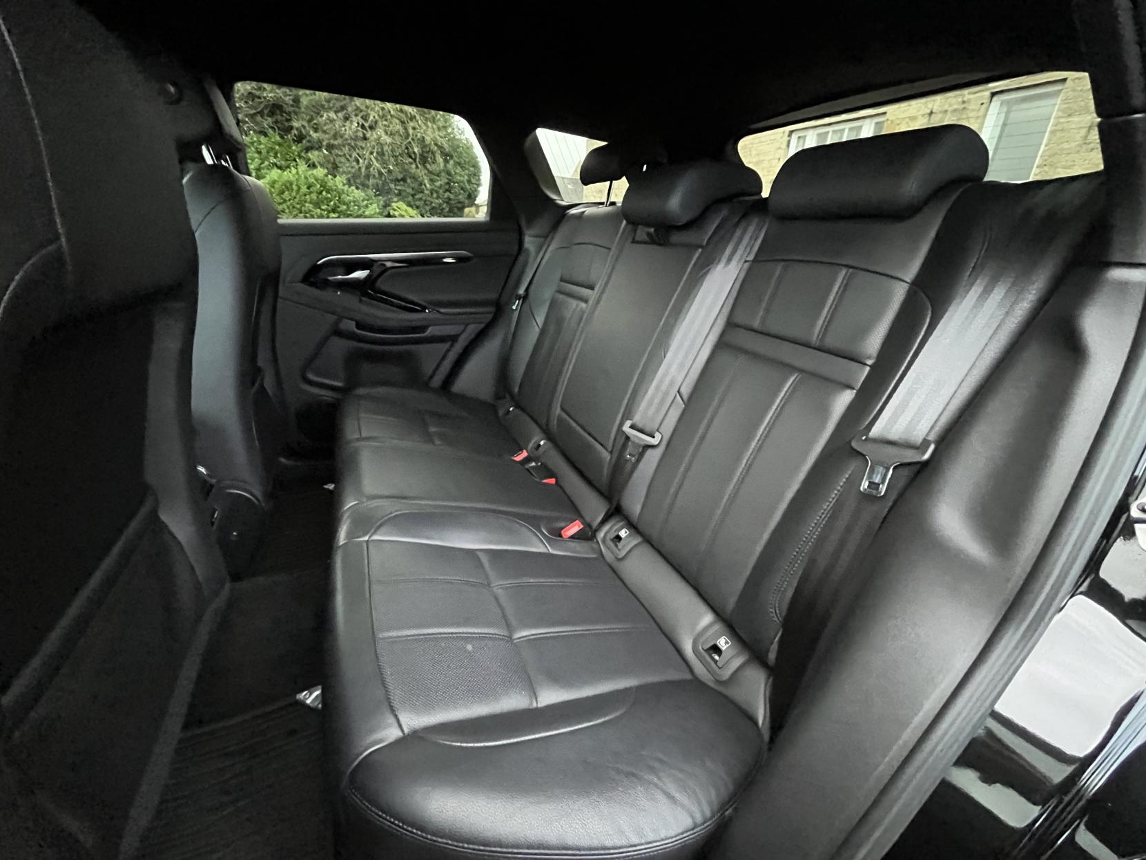 Land Rover Range Rover Evoque 2.0 P200 MHEV R-Dynamic SE SUV 5dr Petrol Auto 4WD Euro 6 (s/s) (200 ps)