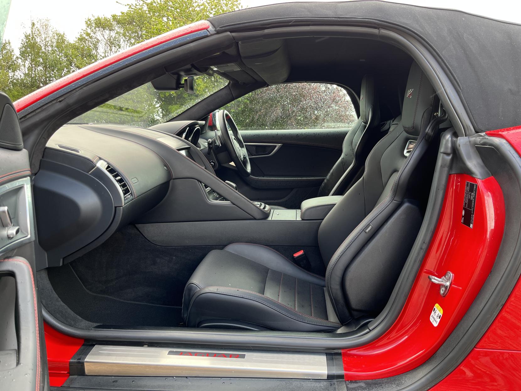 Jaguar F-Type 2.0i Chequered Flag Convertible 2dr Petrol Auto Euro 6 (s/s) (300 ps)