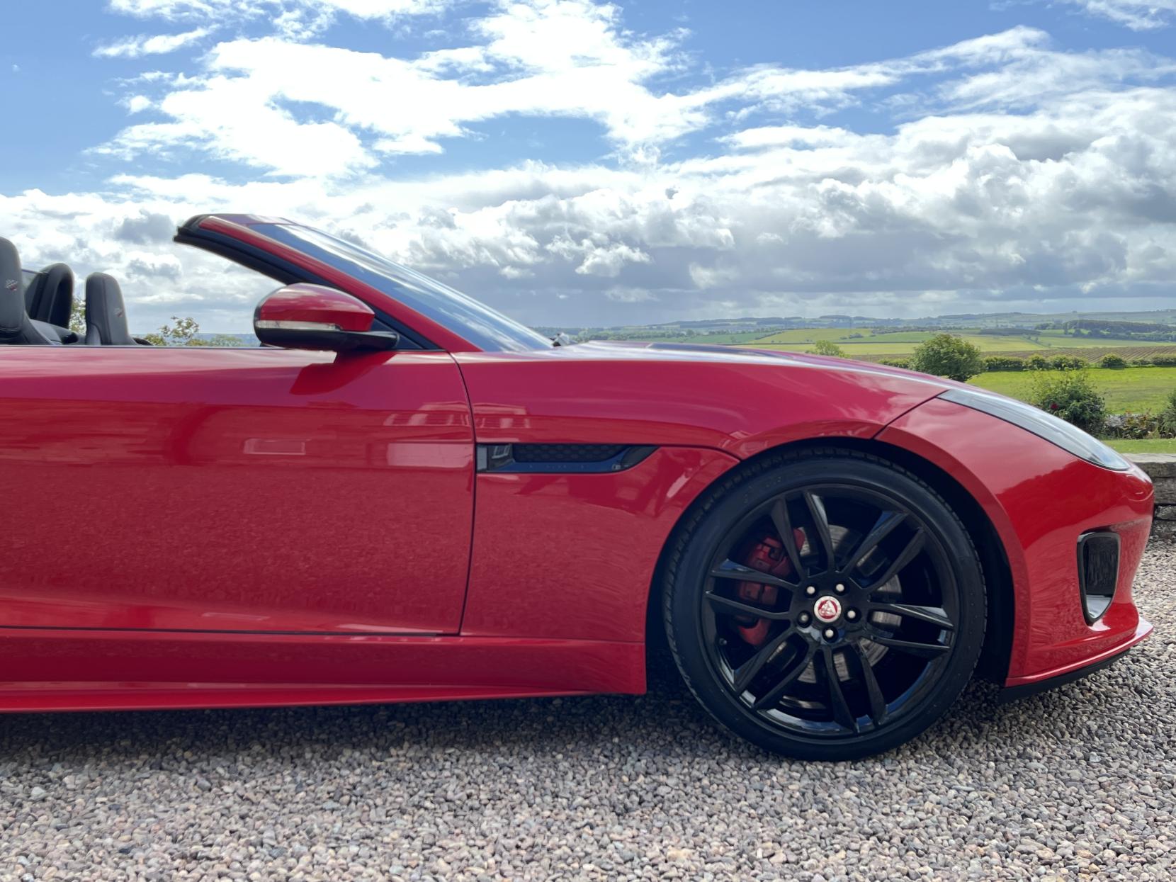Jaguar F-Type 2.0i Chequered Flag Convertible 2dr Petrol Auto Euro 6 (s/s) (300 ps)