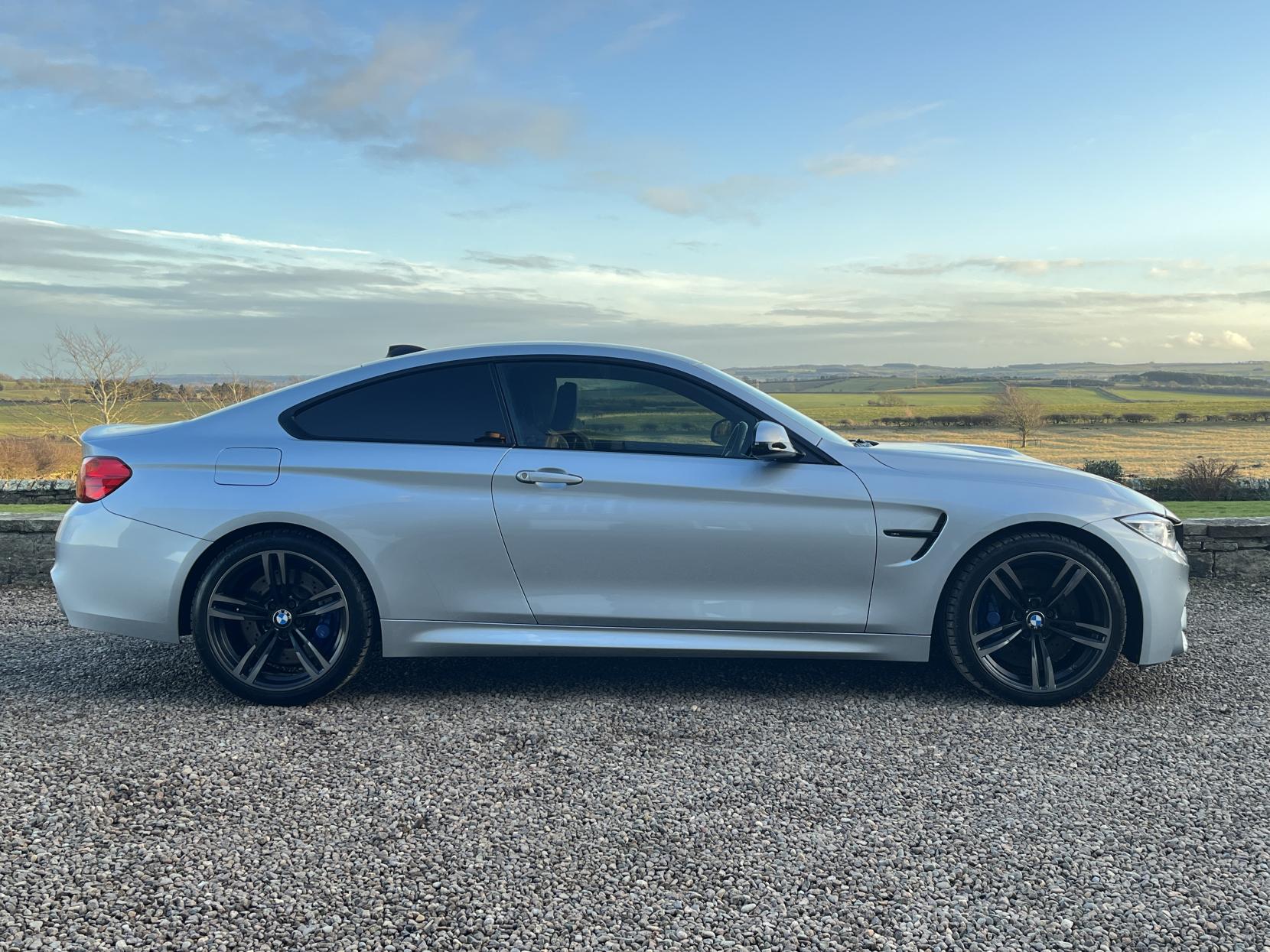 BMW M4 3.0 BiTurbo Coupe 2dr Petrol DCT Euro 6 (s/s) (431 ps)