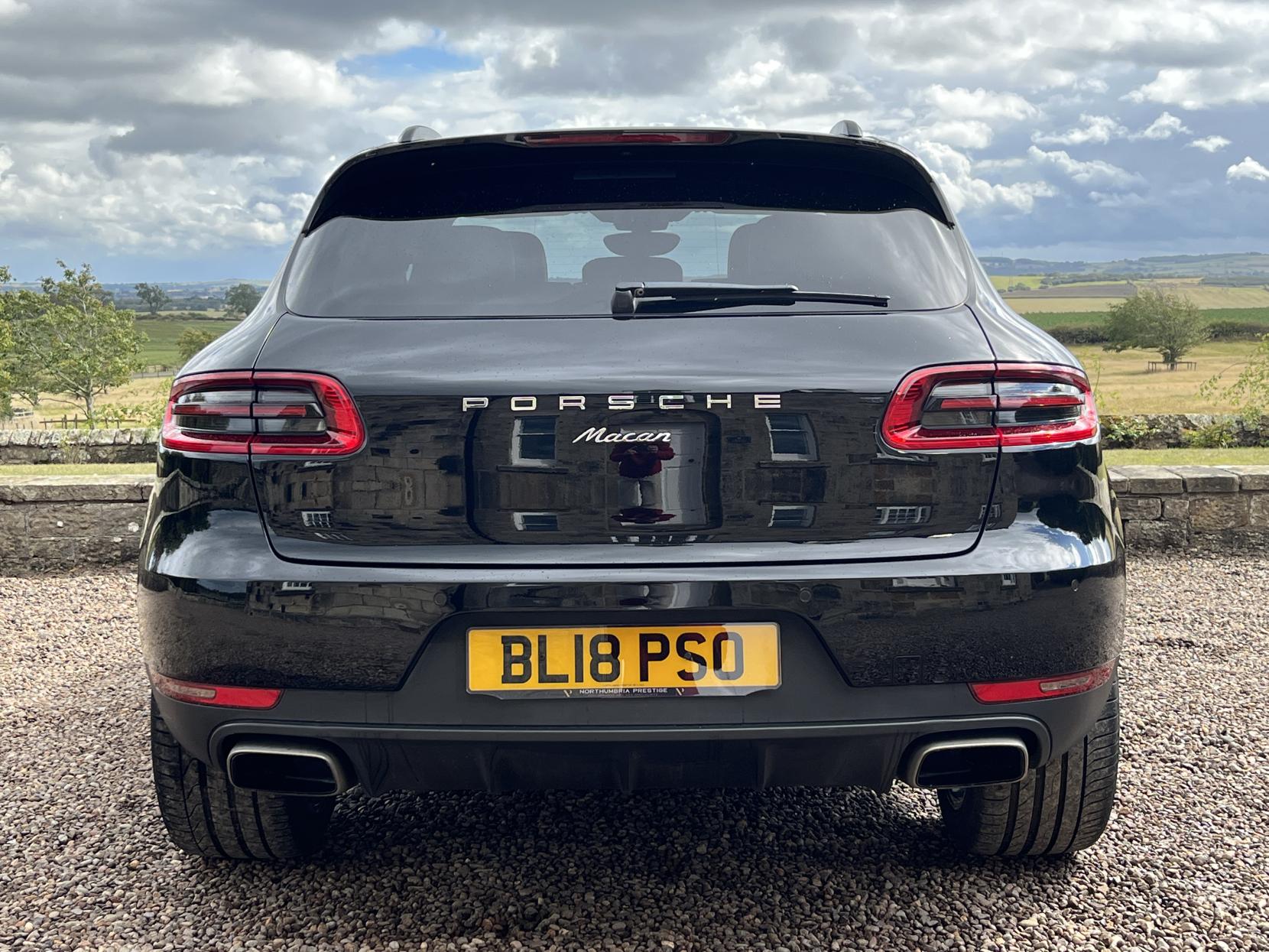 Porsche Macan 2.0T SUV 5dr Petrol PDK 4WD Euro 6 (s/s) (252 ps)