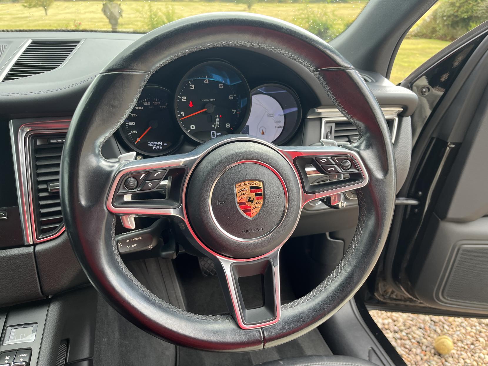 Porsche Macan 2.0T SUV 5dr Petrol PDK 4WD Euro 6 (s/s) (252 ps)