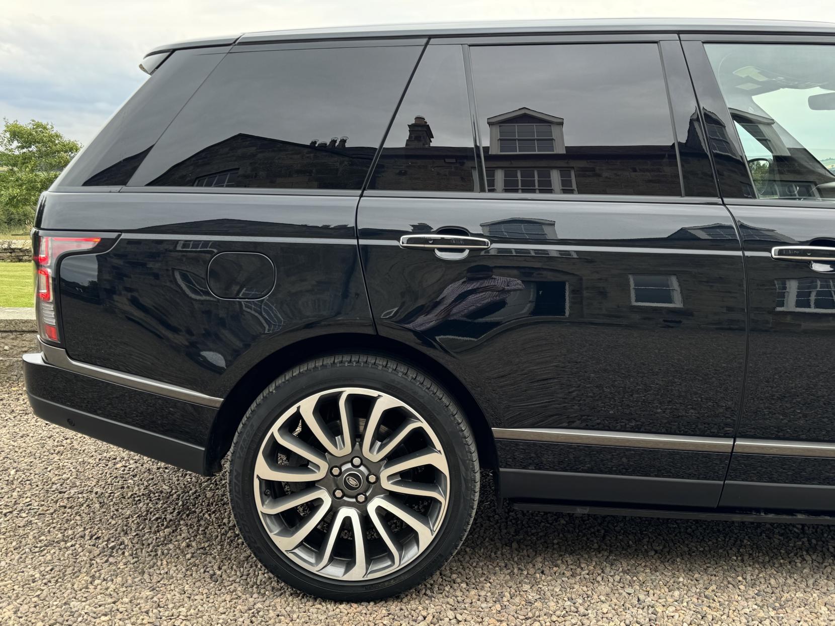 Land Rover Range Rover 5.0 V8 Autobiography SUV 5dr Petrol Auto 4WD Euro 6 (s/s) (510 ps)