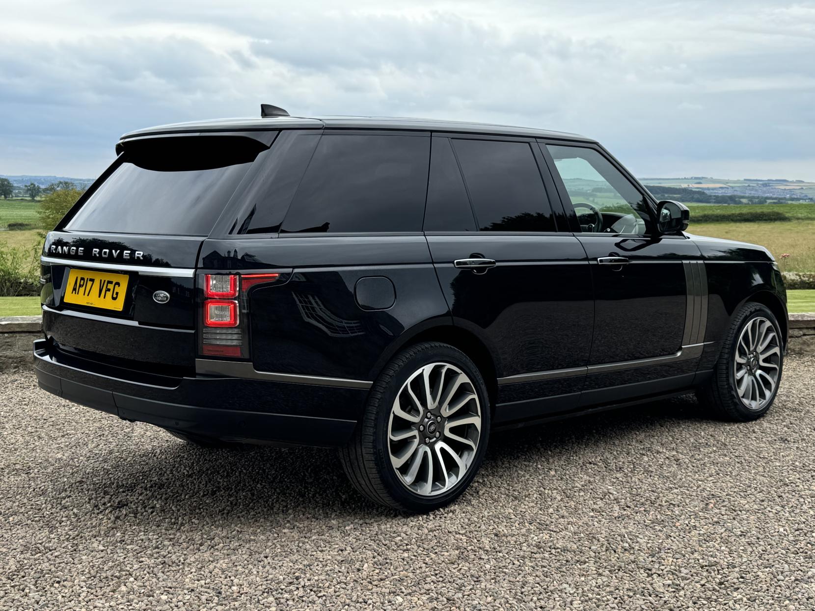 Land Rover Range Rover 5.0 V8 Autobiography SUV 5dr Petrol Auto 4WD Euro 6 (s/s) (510 ps)