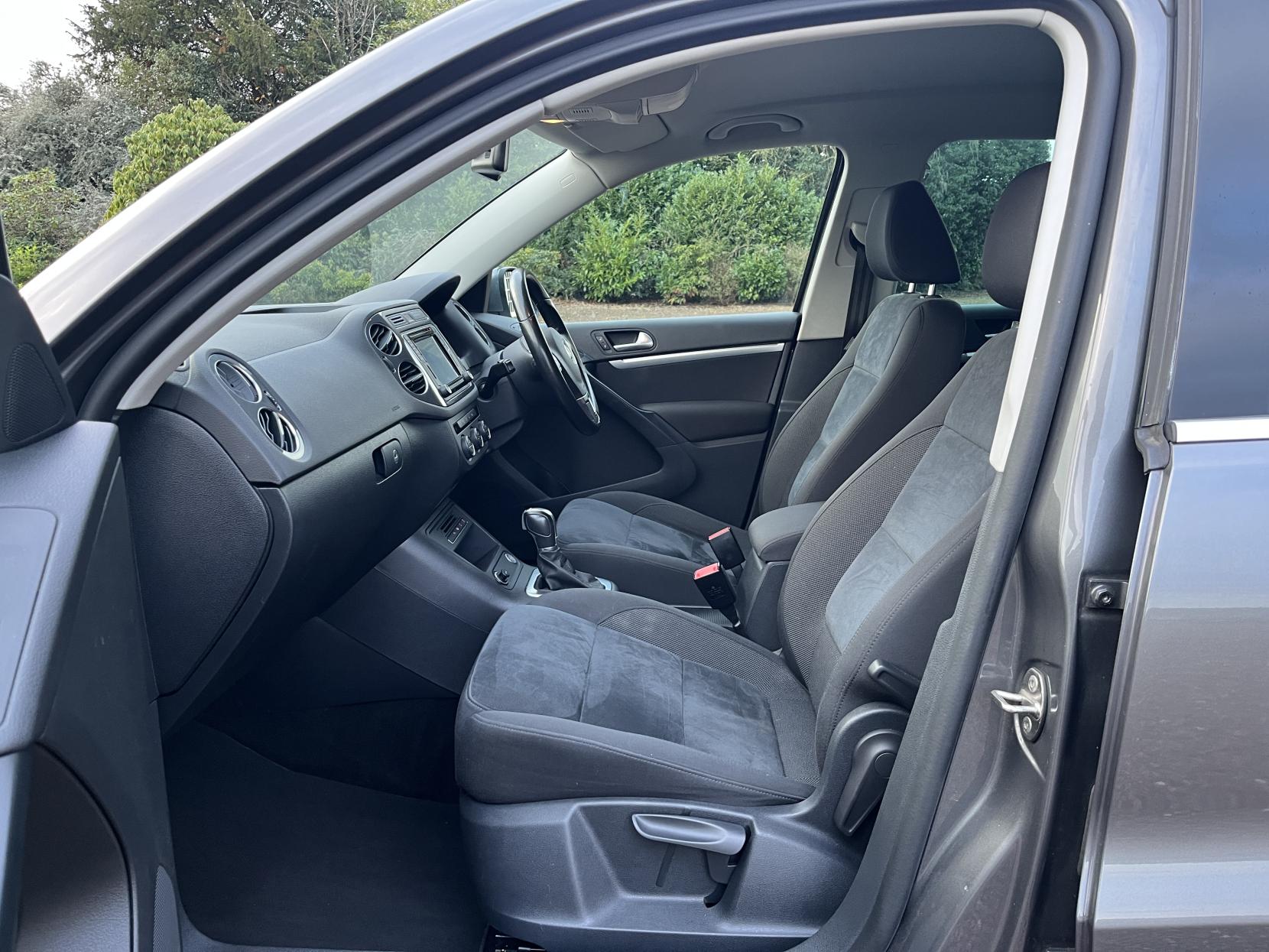 Volkswagen Tiguan 2.0 TDI BlueMotion Tech Match Edition SUV 5dr Diesel DSG 4WD Euro 6 (s/s) (150 ps)