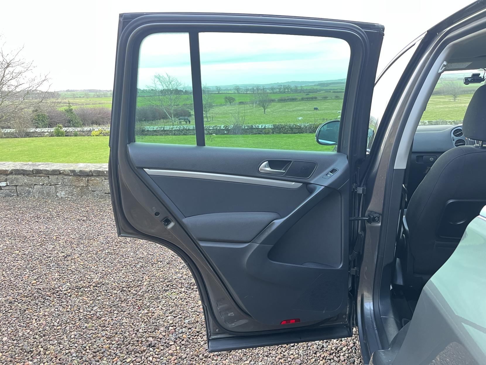 Volkswagen Tiguan 2.0 TDI BlueMotion Tech Match Edition SUV 5dr Diesel DSG 4WD Euro 6 (s/s) (150 ps)