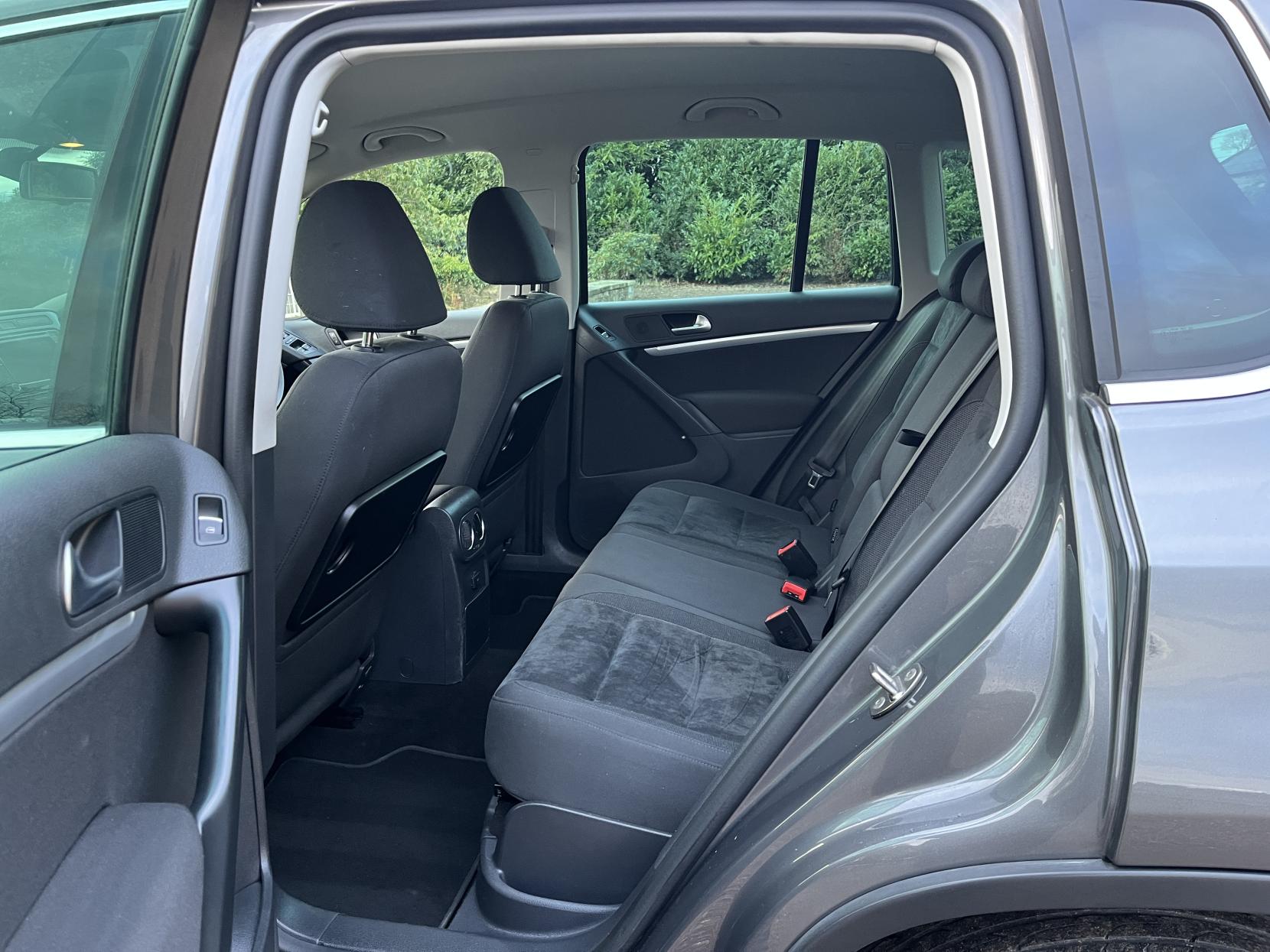 Volkswagen Tiguan 2.0 TDI BlueMotion Tech Match Edition SUV 5dr Diesel DSG 4WD Euro 6 (s/s) (150 ps)