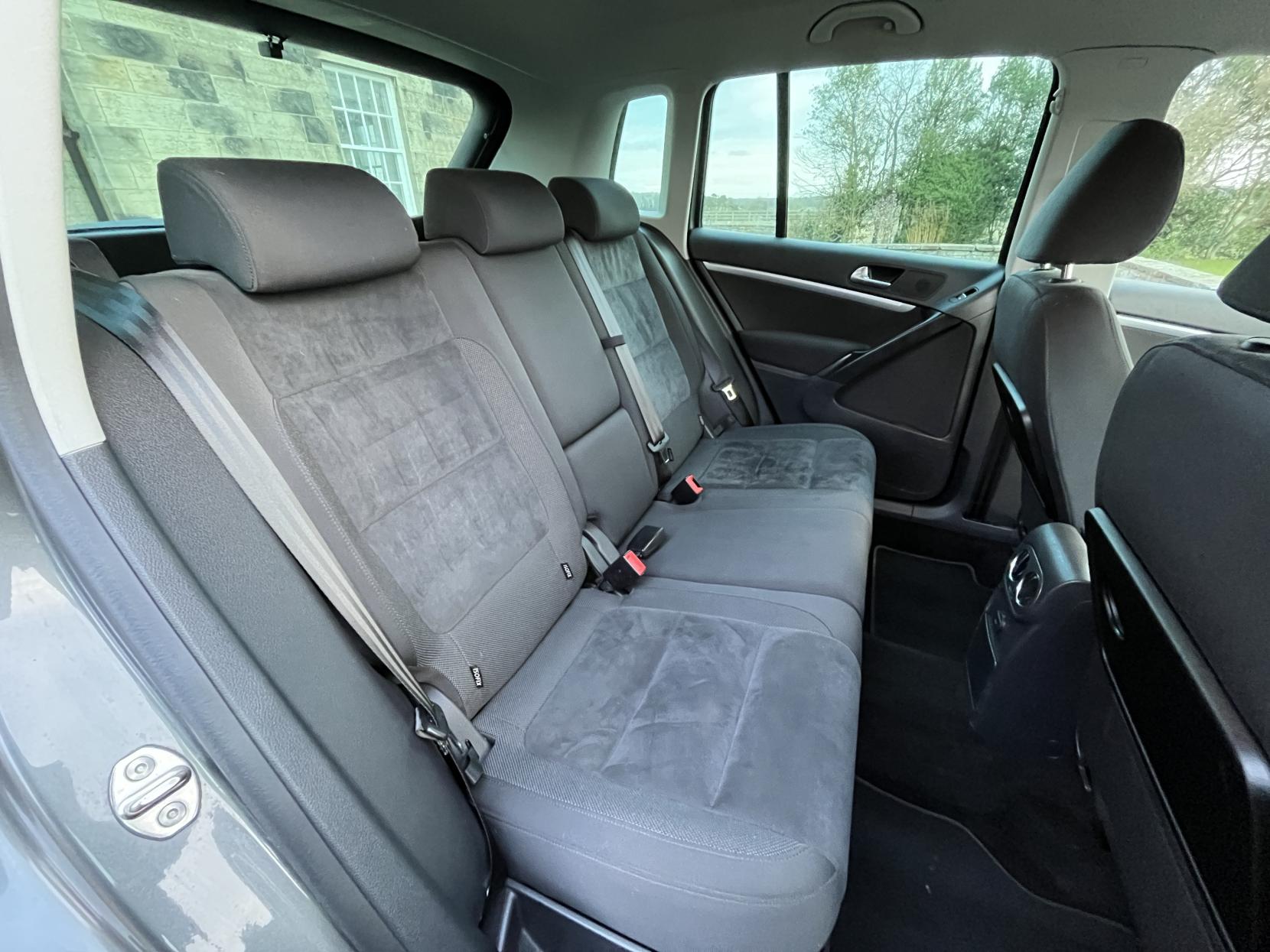 Volkswagen Tiguan 2.0 TDI BlueMotion Tech Match Edition SUV 5dr Diesel DSG 4WD Euro 6 (s/s) (150 ps)