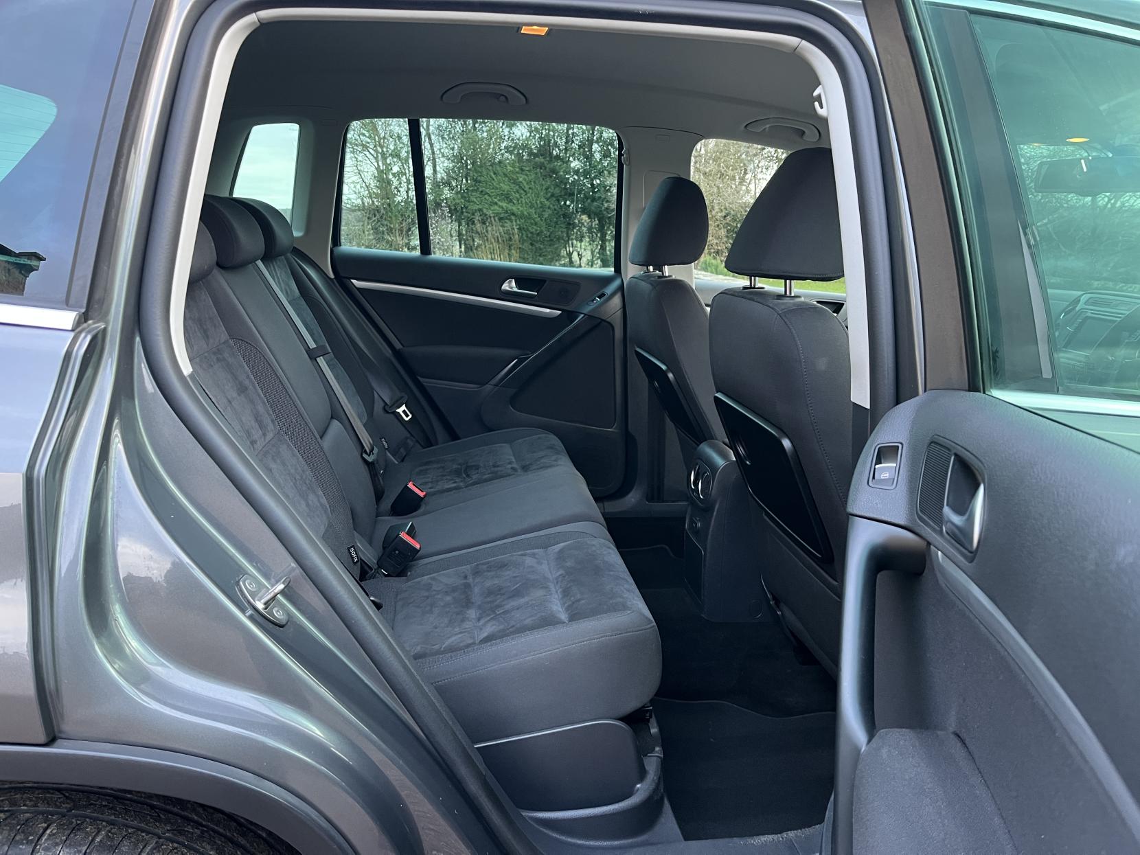 Volkswagen Tiguan 2.0 TDI BlueMotion Tech Match Edition SUV 5dr Diesel DSG 4WD Euro 6 (s/s) (150 ps)