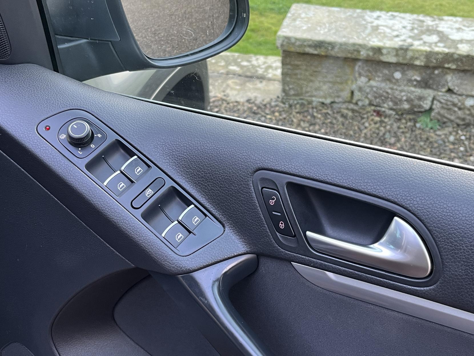 Volkswagen Tiguan 2.0 TDI BlueMotion Tech Match Edition SUV 5dr Diesel DSG 4WD Euro 6 (s/s) (150 ps)