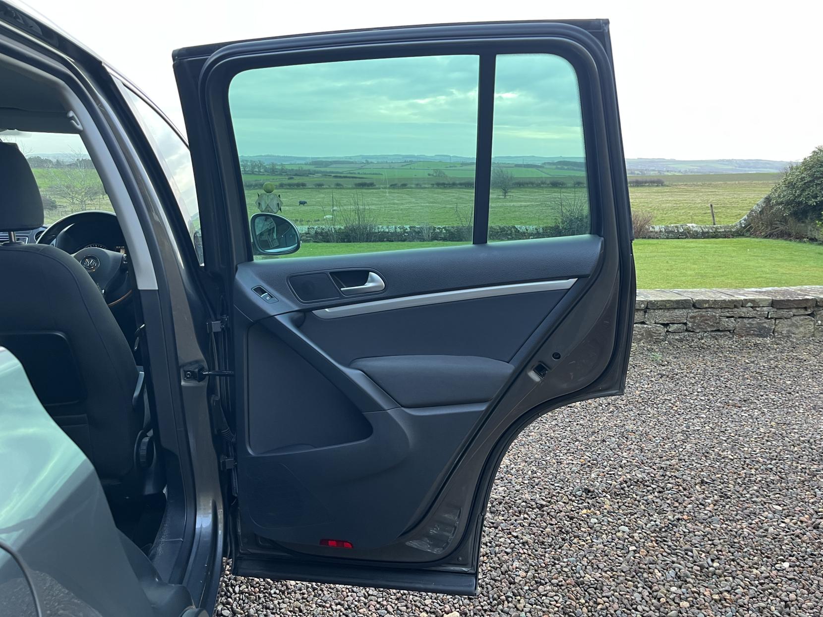 Volkswagen Tiguan 2.0 TDI BlueMotion Tech Match Edition SUV 5dr Diesel DSG 4WD Euro 6 (s/s) (150 ps)