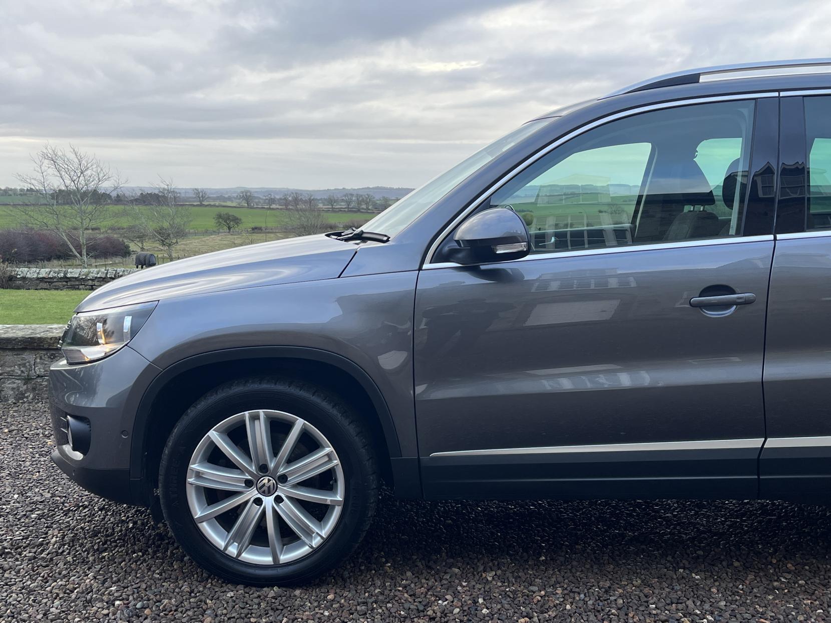 Volkswagen Tiguan 2.0 TDI BlueMotion Tech Match Edition SUV 5dr Diesel DSG 4WD Euro 6 (s/s) (150 ps)