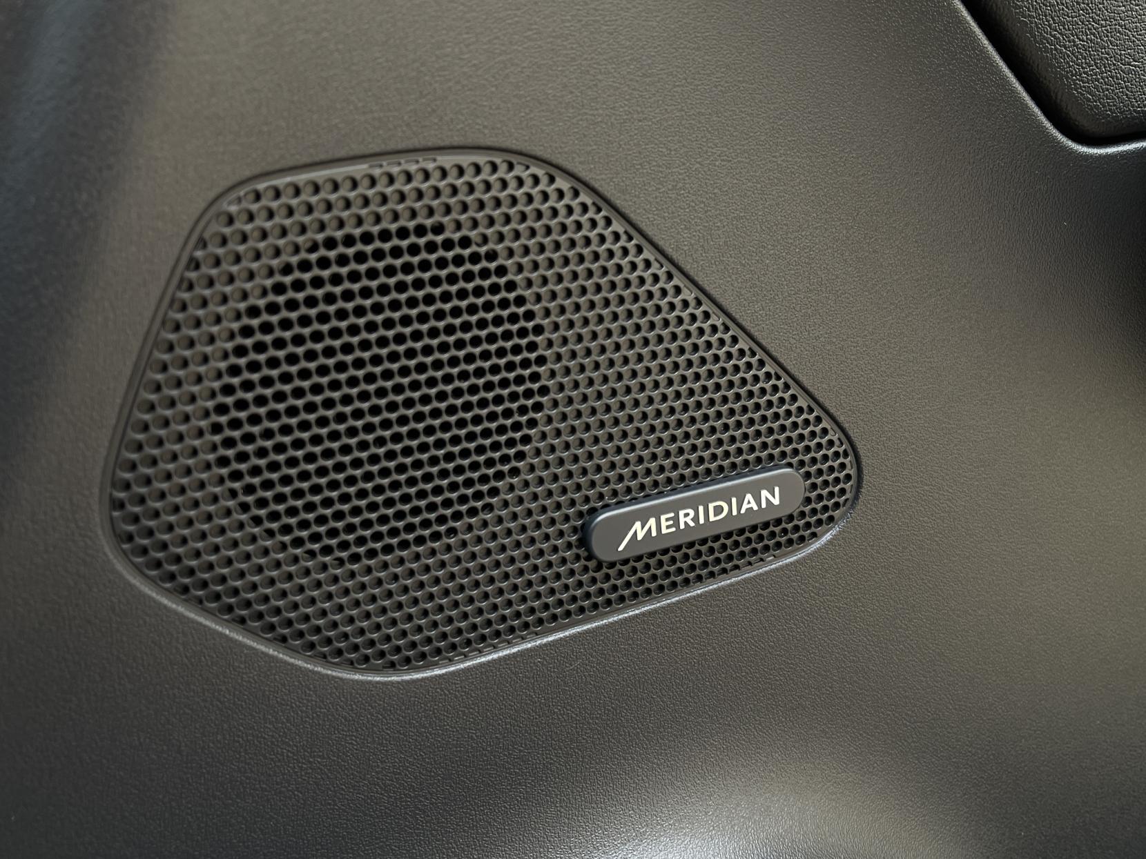 Jaguar F-PACE 2.0 D180 Chequered Flag SUV 5dr Diesel Auto AWD Euro 6 (s/s) (180 ps)