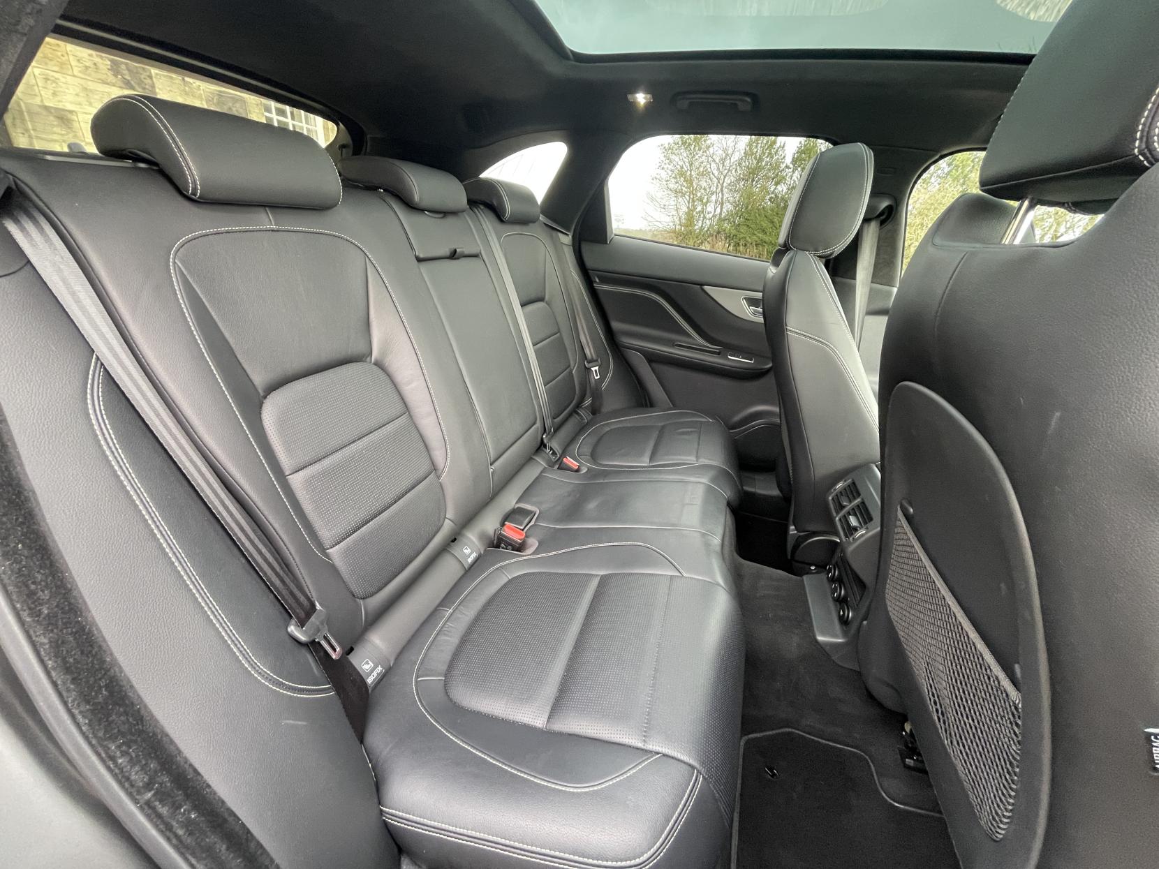 Jaguar F-PACE 2.0 D180 Chequered Flag SUV 5dr Diesel Auto AWD Euro 6 (s/s) (180 ps)