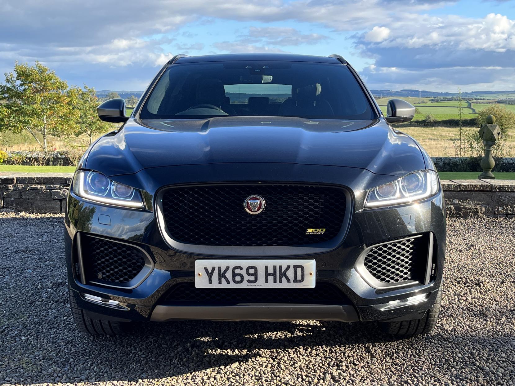 Jaguar F-PACE 3.0 D300 V6 300 Sport SUV 5dr Diesel Auto AWD Euro 6 (s/s) (300 ps)