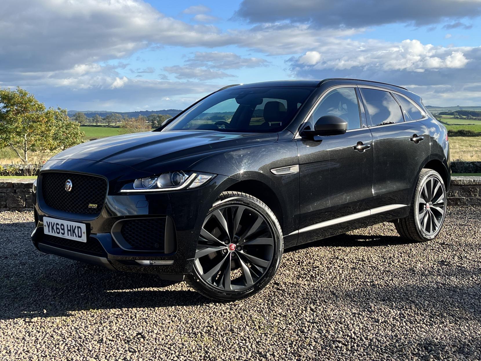 Jaguar F-PACE 3.0 D300 V6 300 Sport SUV 5dr Diesel Auto AWD Euro 6 (s/s) (300 ps)