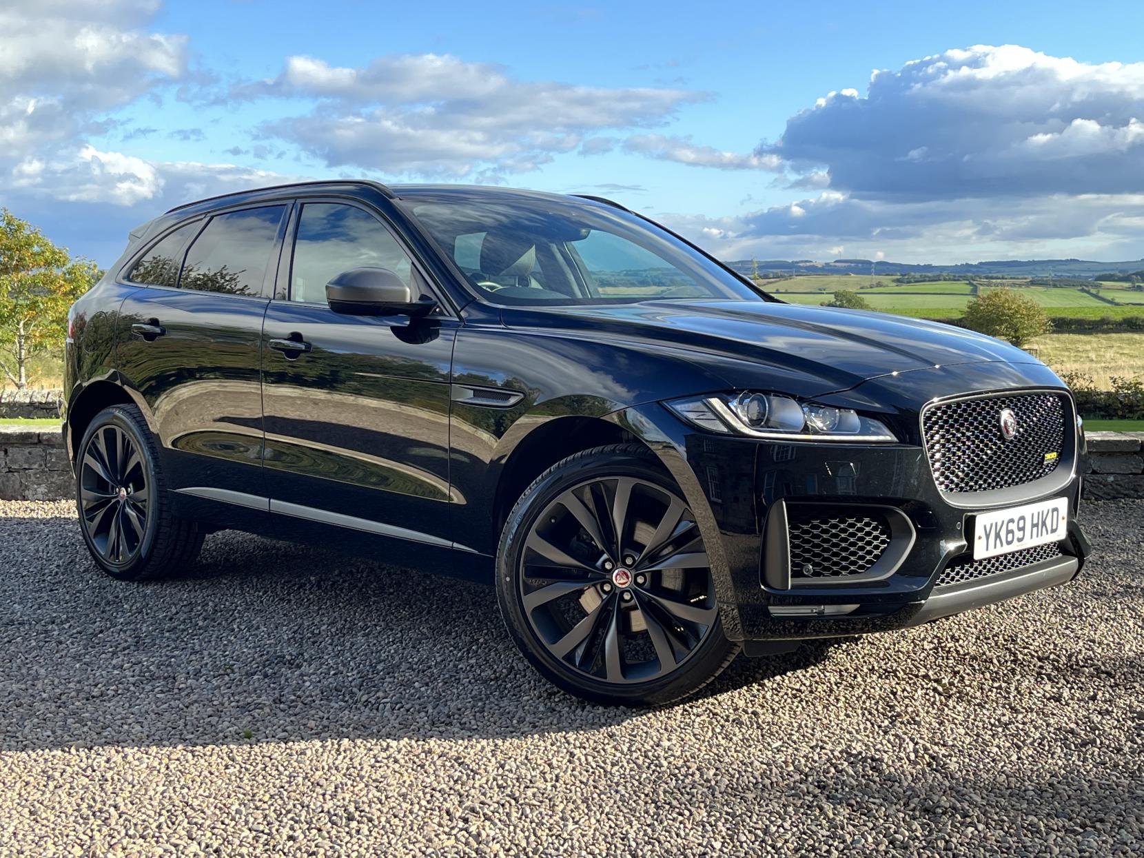 Jaguar F-PACE 3.0 D300 V6 300 Sport SUV 5dr Diesel Auto AWD Euro 6 (s/s) (300 ps)