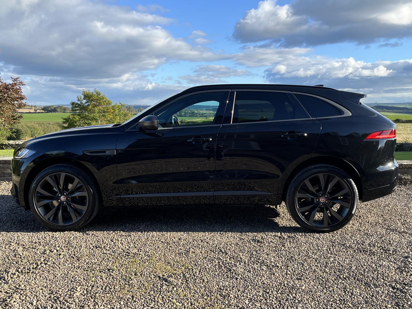 Jaguar F-PACE 3.0 D300 V6 300 Sport SUV 5dr Diesel Auto AWD Euro 6 (s/s) (300 ps)