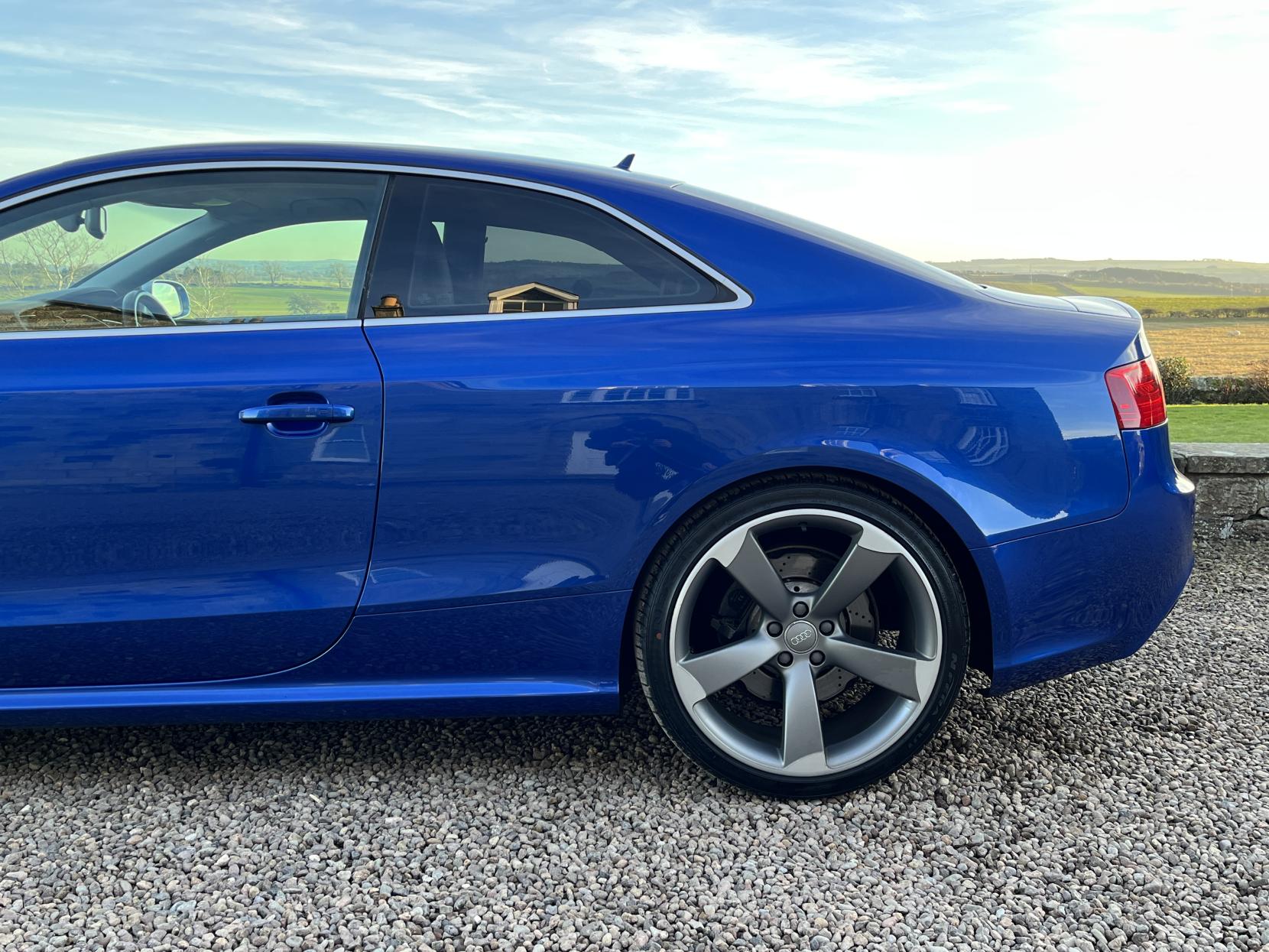 Audi RS5 4.2 FSI V8 Coupe 2dr Petrol S Tronic quattro Euro 5 (450 ps)