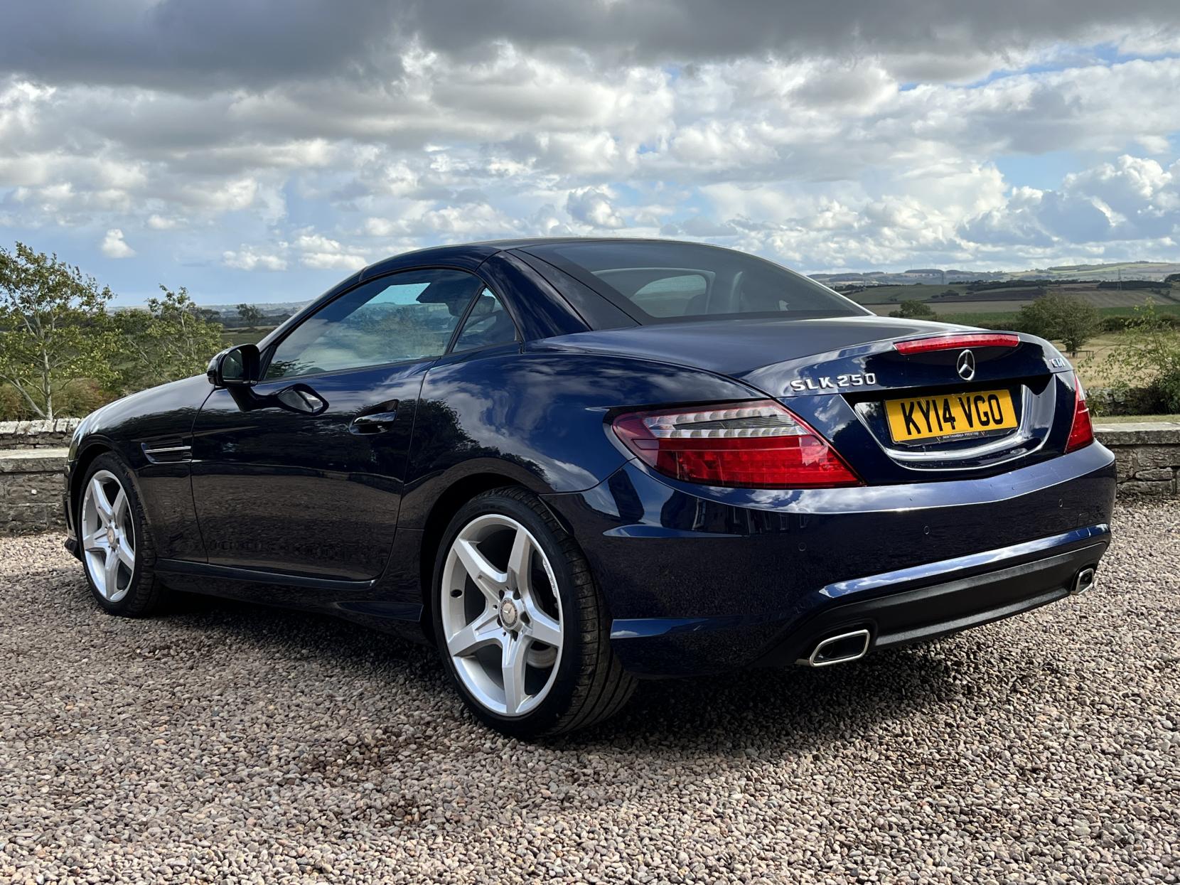 Mercedes-Benz SLK 2.1 SLK250 CDI AMG Sport Convertible 2dr Diesel G-Tronic+ Euro 5 (s/s) (204 ps)