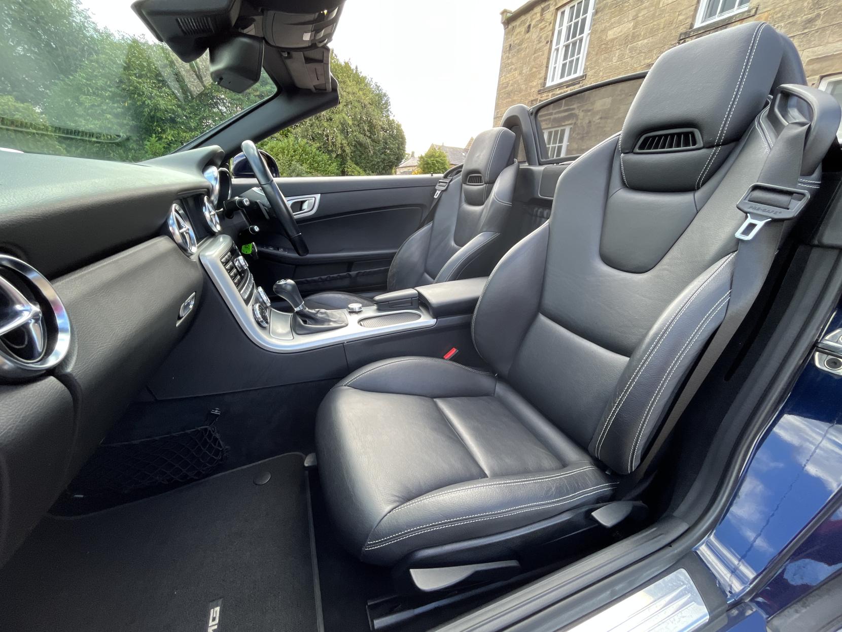 Mercedes-Benz SLK 2.1 SLK250 CDI AMG Sport Convertible 2dr Diesel G-Tronic+ Euro 5 (s/s) (204 ps)