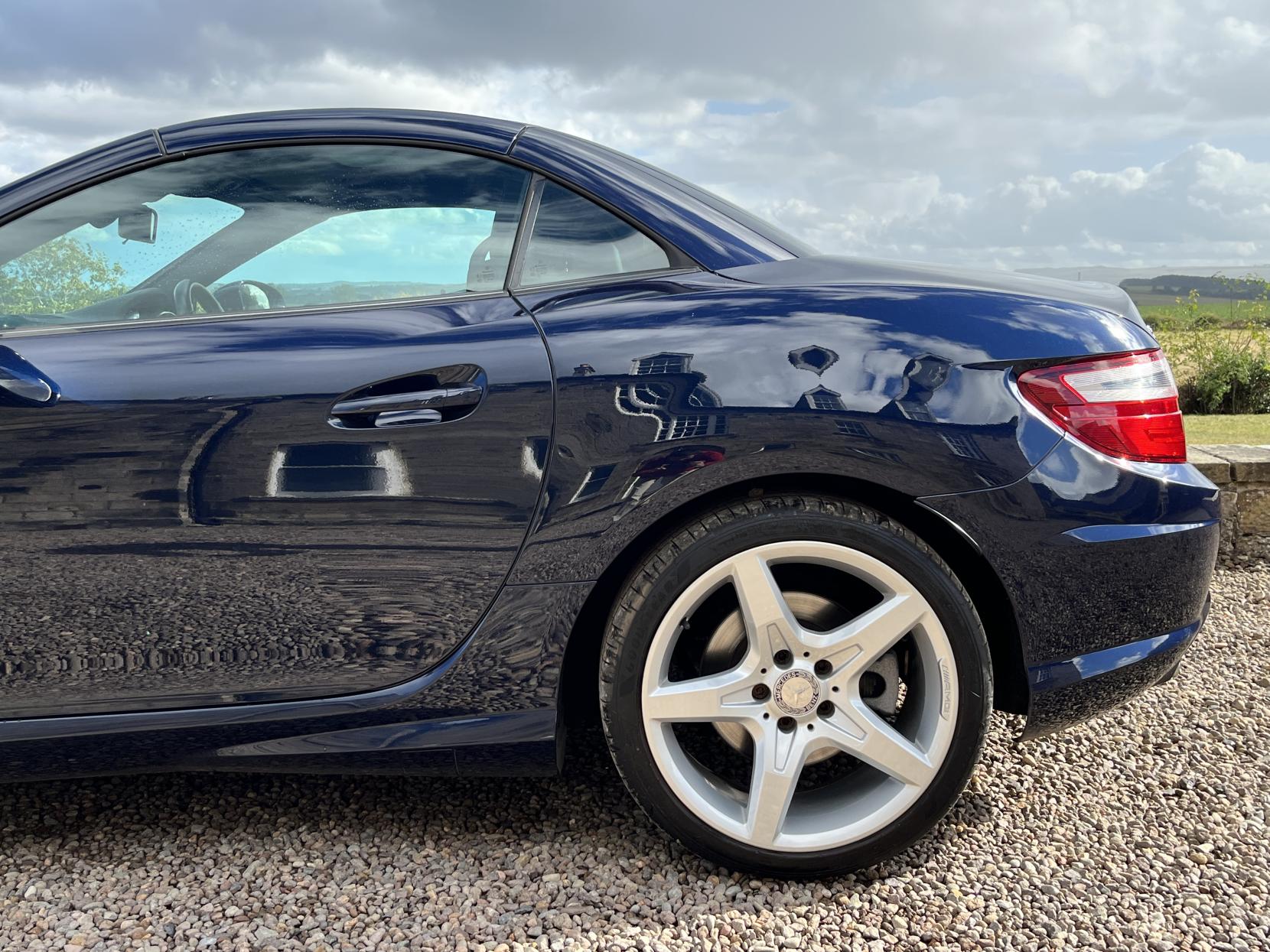 Mercedes-Benz SLK 2.1 SLK250 CDI AMG Sport Convertible 2dr Diesel G-Tronic+ Euro 5 (s/s) (204 ps)