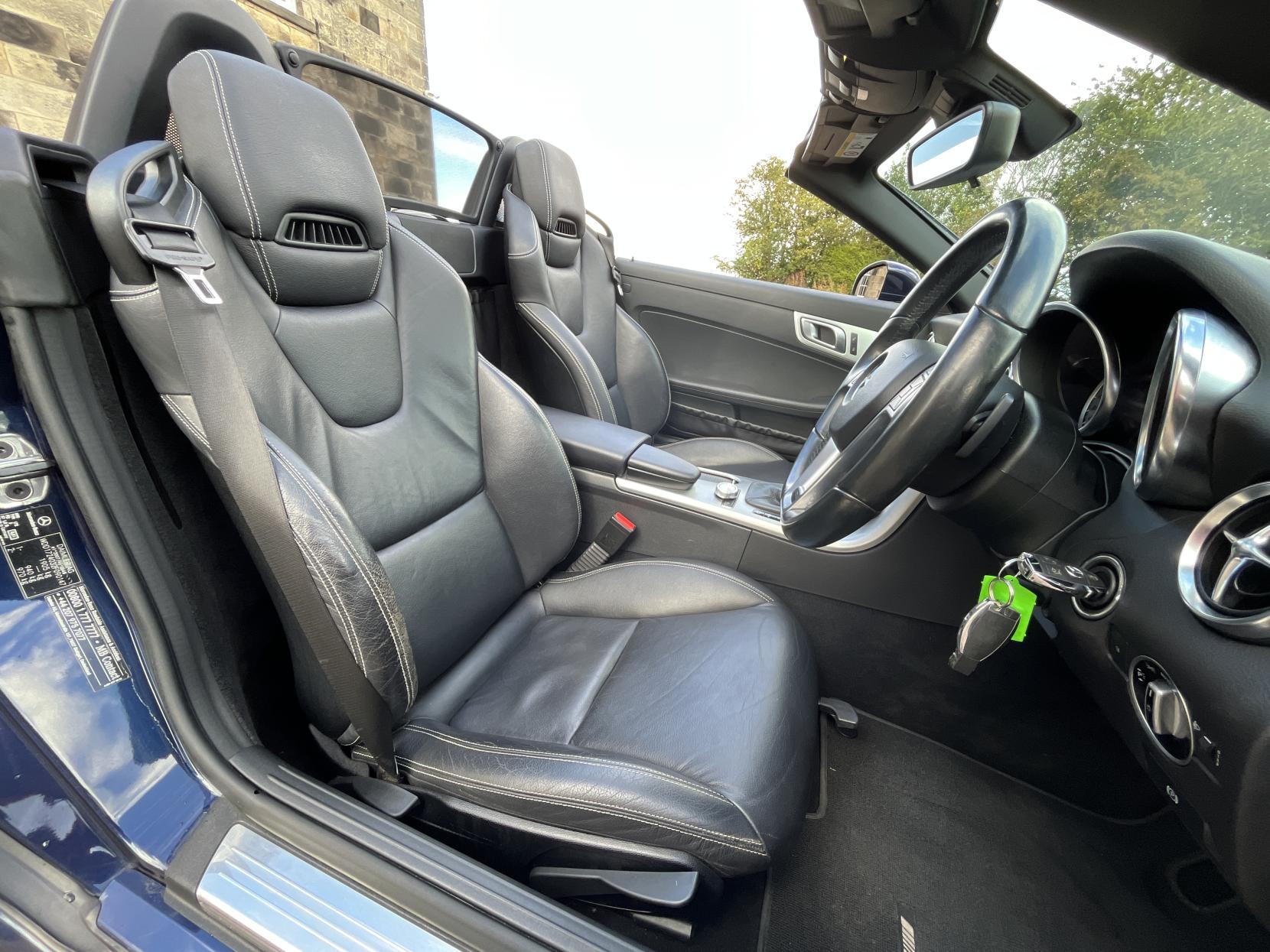 Mercedes-Benz SLK 2.1 SLK250 CDI AMG Sport Convertible 2dr Diesel G-Tronic+ Euro 5 (s/s) (204 ps)