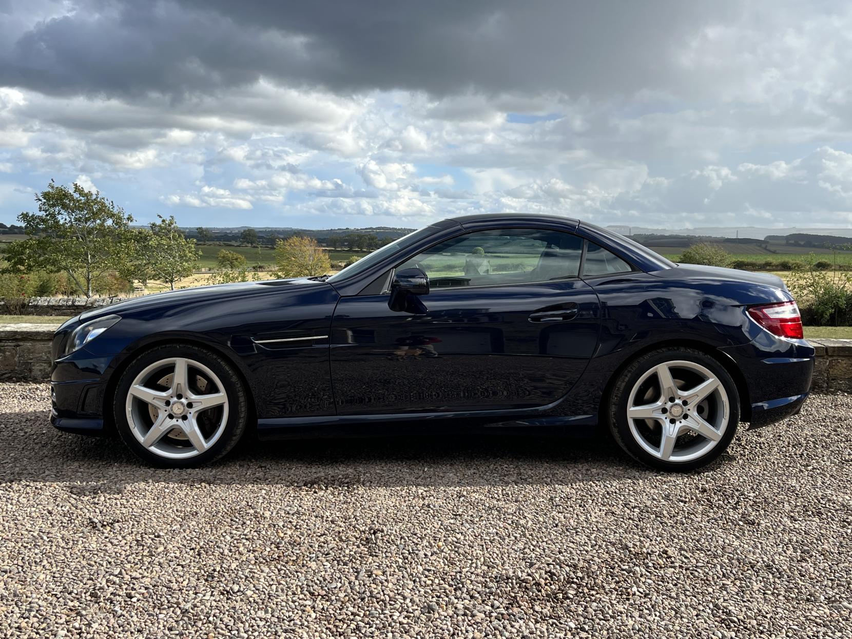 Mercedes-Benz SLK 2.1 SLK250 CDI AMG Sport Convertible 2dr Diesel G-Tronic+ Euro 5 (s/s) (204 ps)