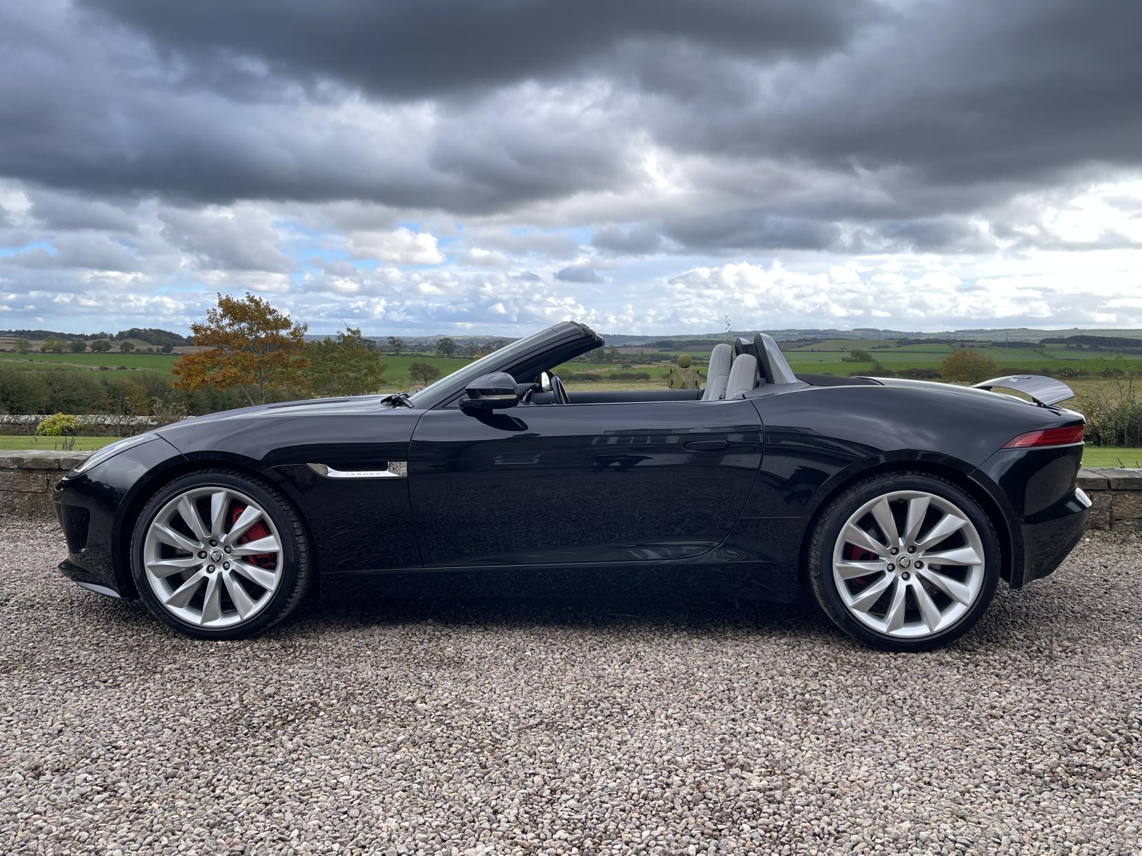 Jaguar F-Type 3.0 V6 S Convertible 2dr Petrol Auto Euro 5 (s/s) (380 ps)