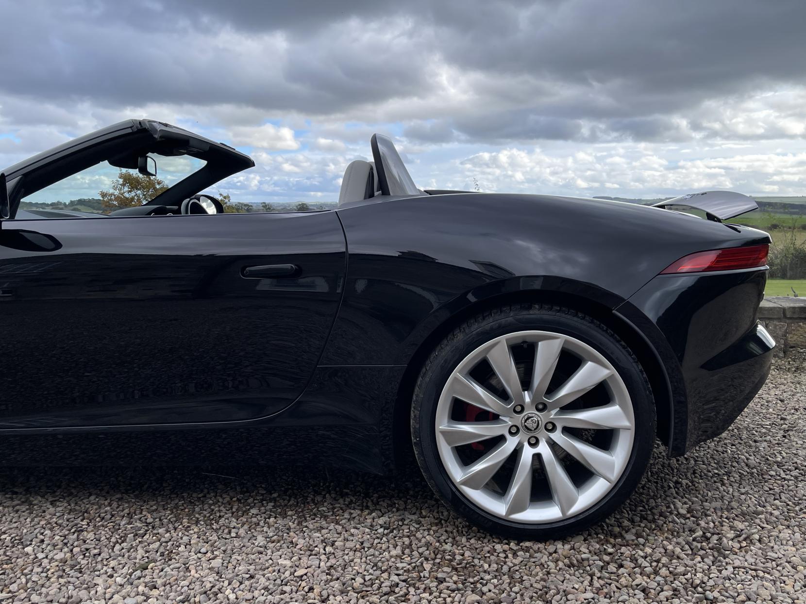 Jaguar F-Type 3.0 V6 S Convertible 2dr Petrol Auto Euro 5 (s/s) (380 ps)